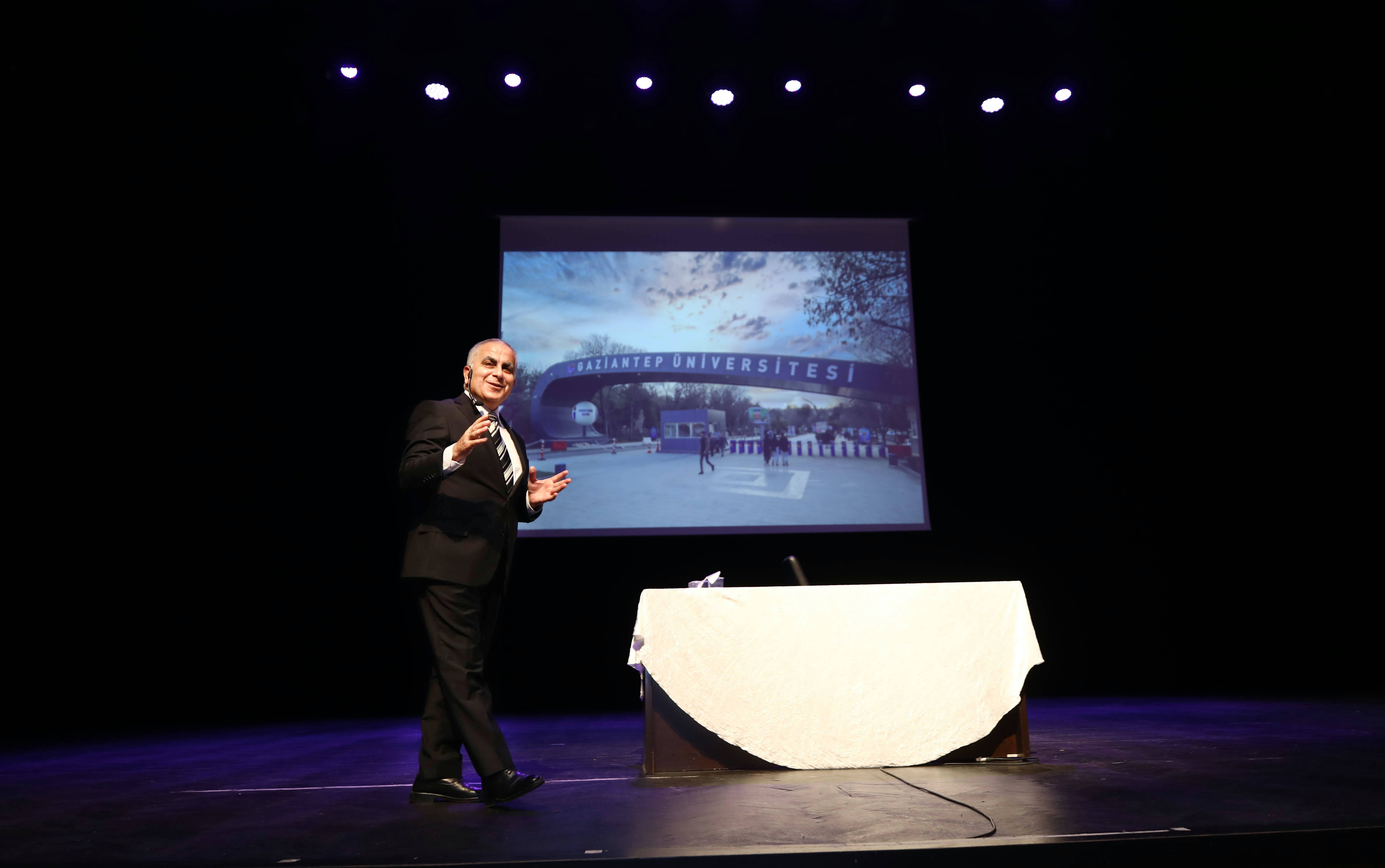GAÜN Rektörü Prof. Dr. Sait Mesut Doğan Öğrencilerle Bir Araya Geldi!