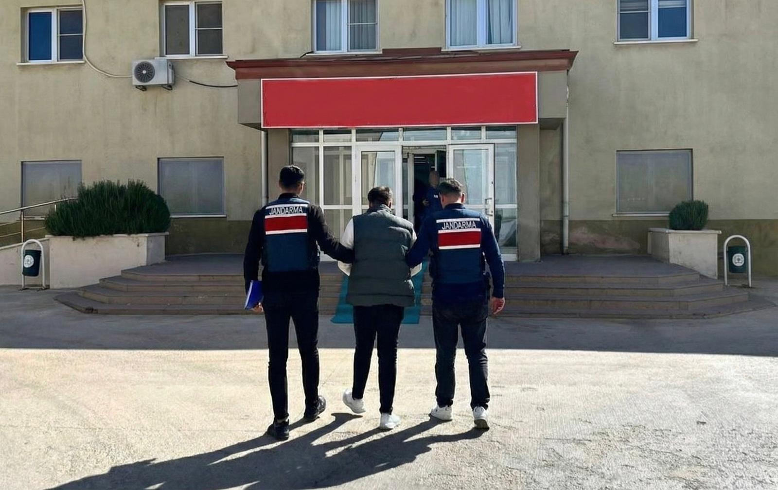 11 YIL HAPİS CEZASI İLE ARANAN ÜÇ ŞAHIS JASAT’TAN KAÇAMADI!