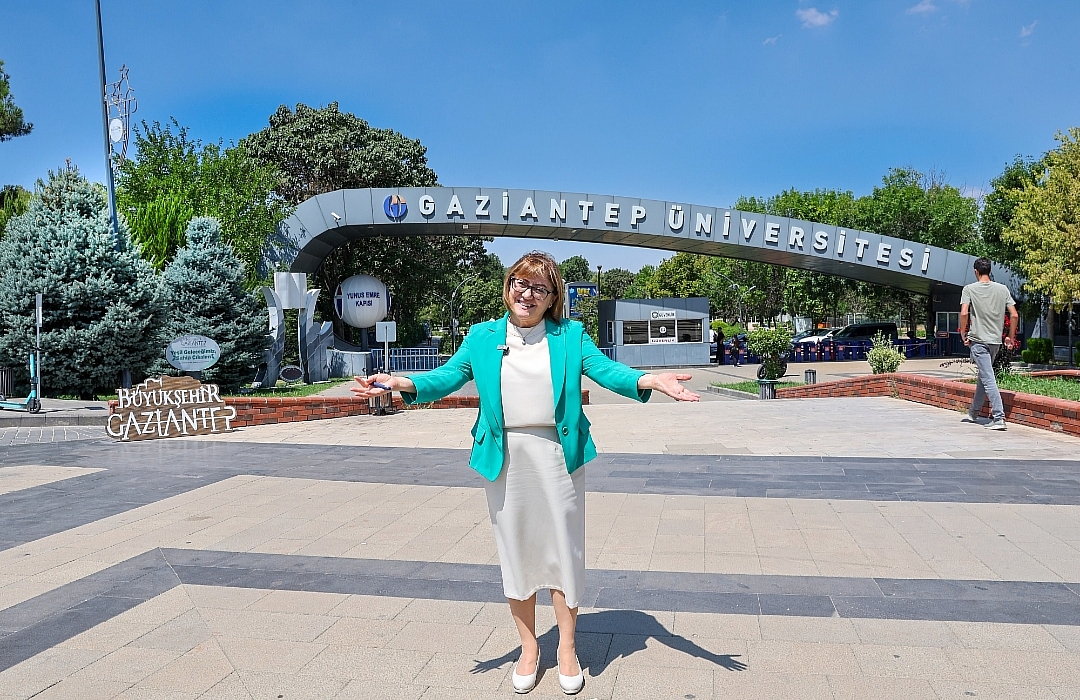 BAŞKAN ŞAHİN’DEN ÜNİVERSİTE ADAYLARINA ÇAĞRI: “GAZİANTEP’İ TERCİH EDİN, GELECEĞİNİZİ FIRSATLAR ŞEHRİNDE KURUN”