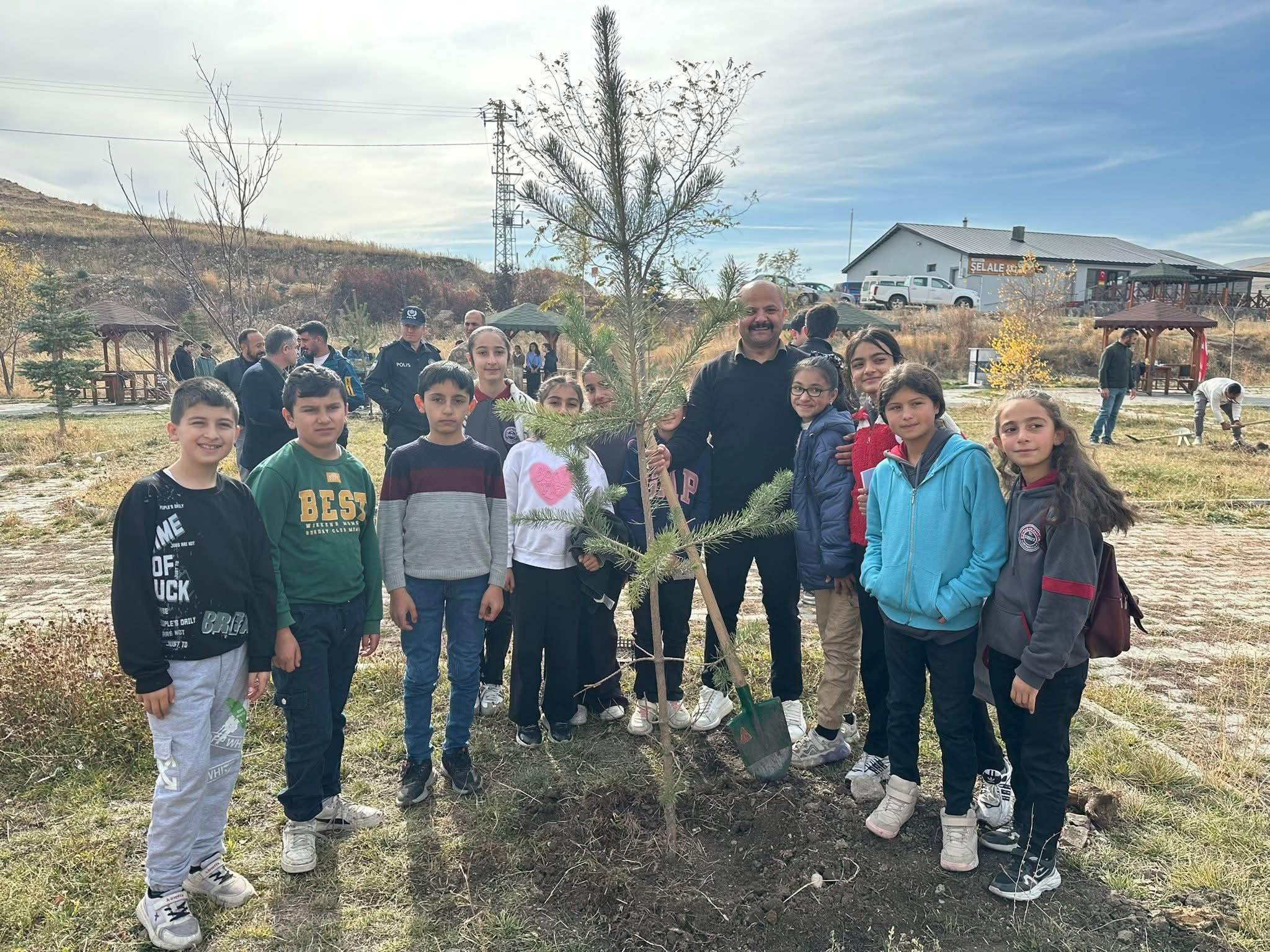 11 Kasım Milli Ağaçlandırma Günü Susuz’da Coşkuyla Kutlandı: “Sevdamız Yeşil Vatan”