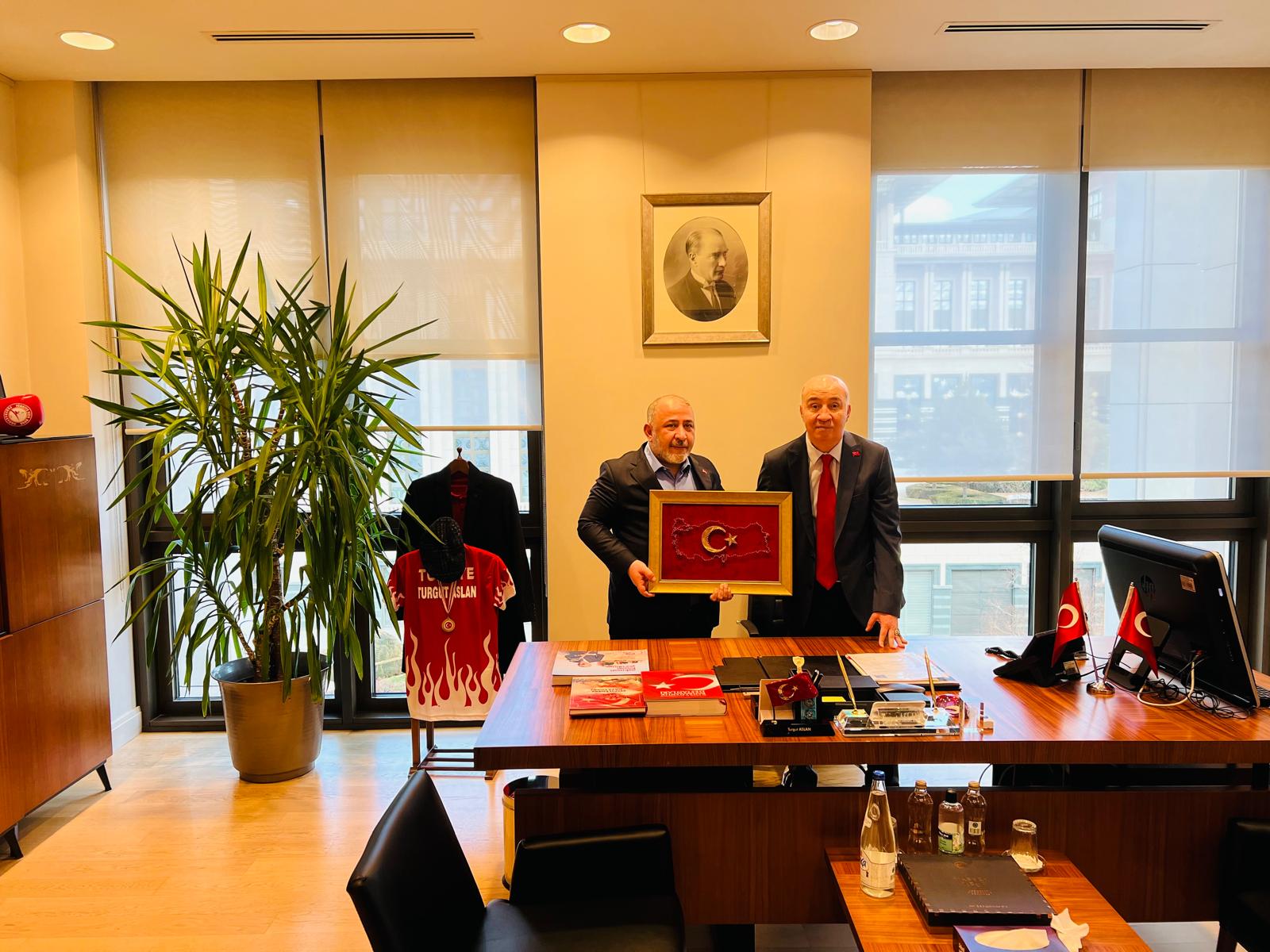 15 Temmuz Şehitleri ve Gazileri Derneği’nden Cumhurbaşkanı Başdanışmanı Turgut Aslan’a Ziyaret