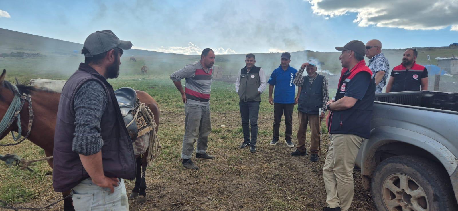 2600 Rakımlı Yaylalarda İnceleme: İl Müdürü Enver Aydın Üreticilerle Buluştu