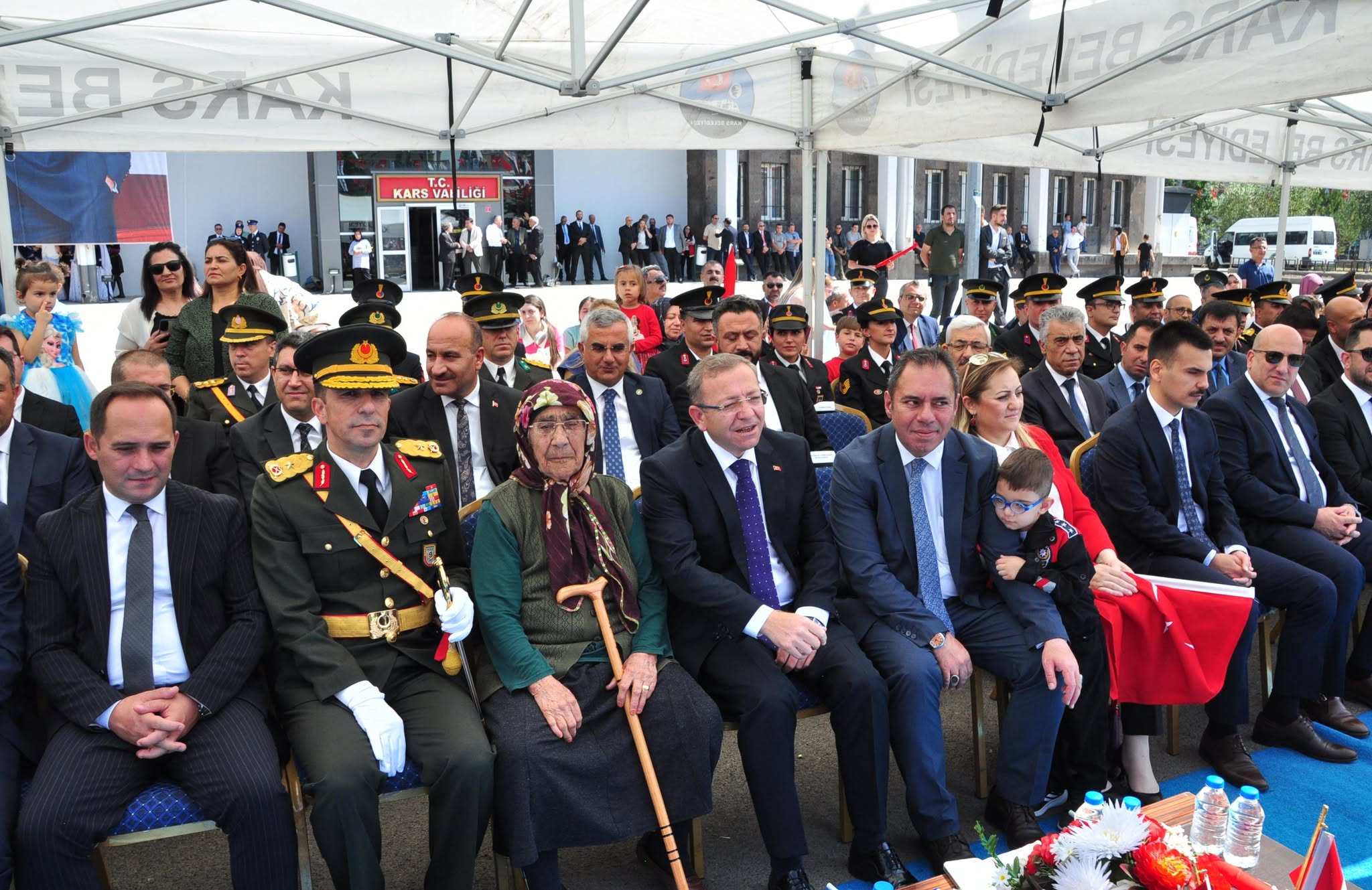 30 Ağustos Zafer Bayramı kutlamalarına 98 yaşındaki Hayriye Ağyel de ortak oldu