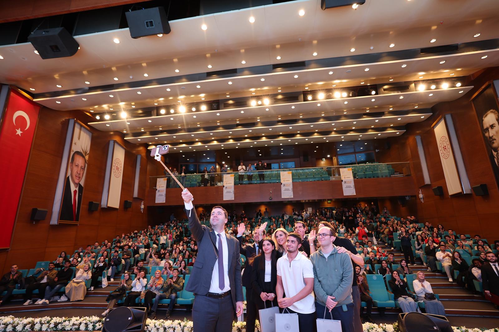 ‘30 Altı Gençlik Zirvesi’ Ankara’da Tıp Fakültesi Öğrencilerini Buluşturdu
