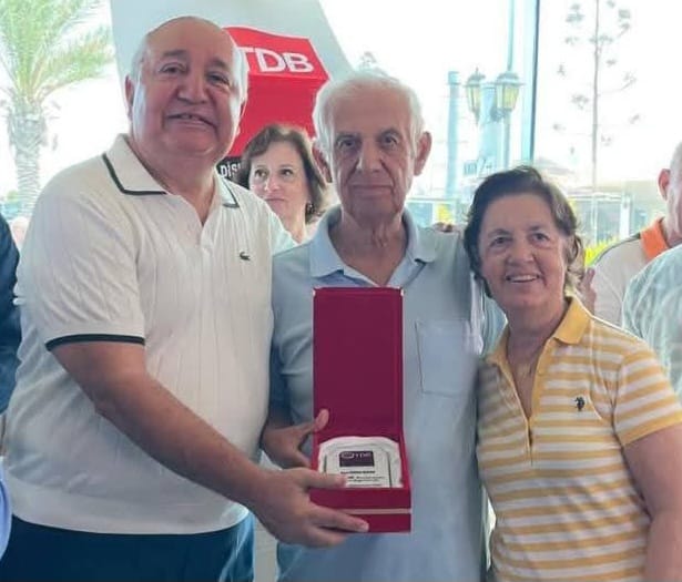 60 yılını diş hekimliğine adayan İhsan Budak’a onur plaketi