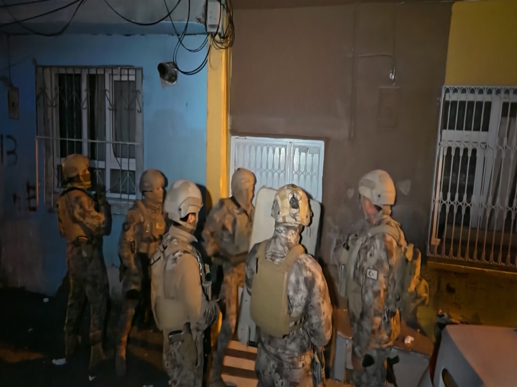 Adana’da Organize Suç Propagandasına Operasyon: 94 Gözaltı