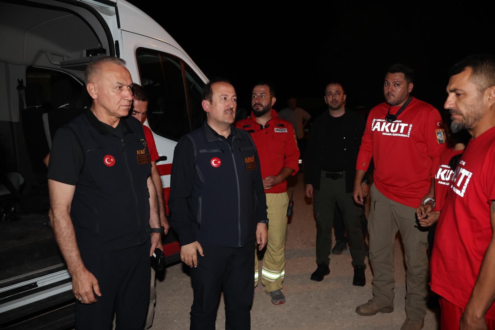 AFAD: Orman Yangınlarıyla Mücadele Sürüyor, 10 Kahraman Şehit Oldu, 2.619 Kişi Tahliye Edildi