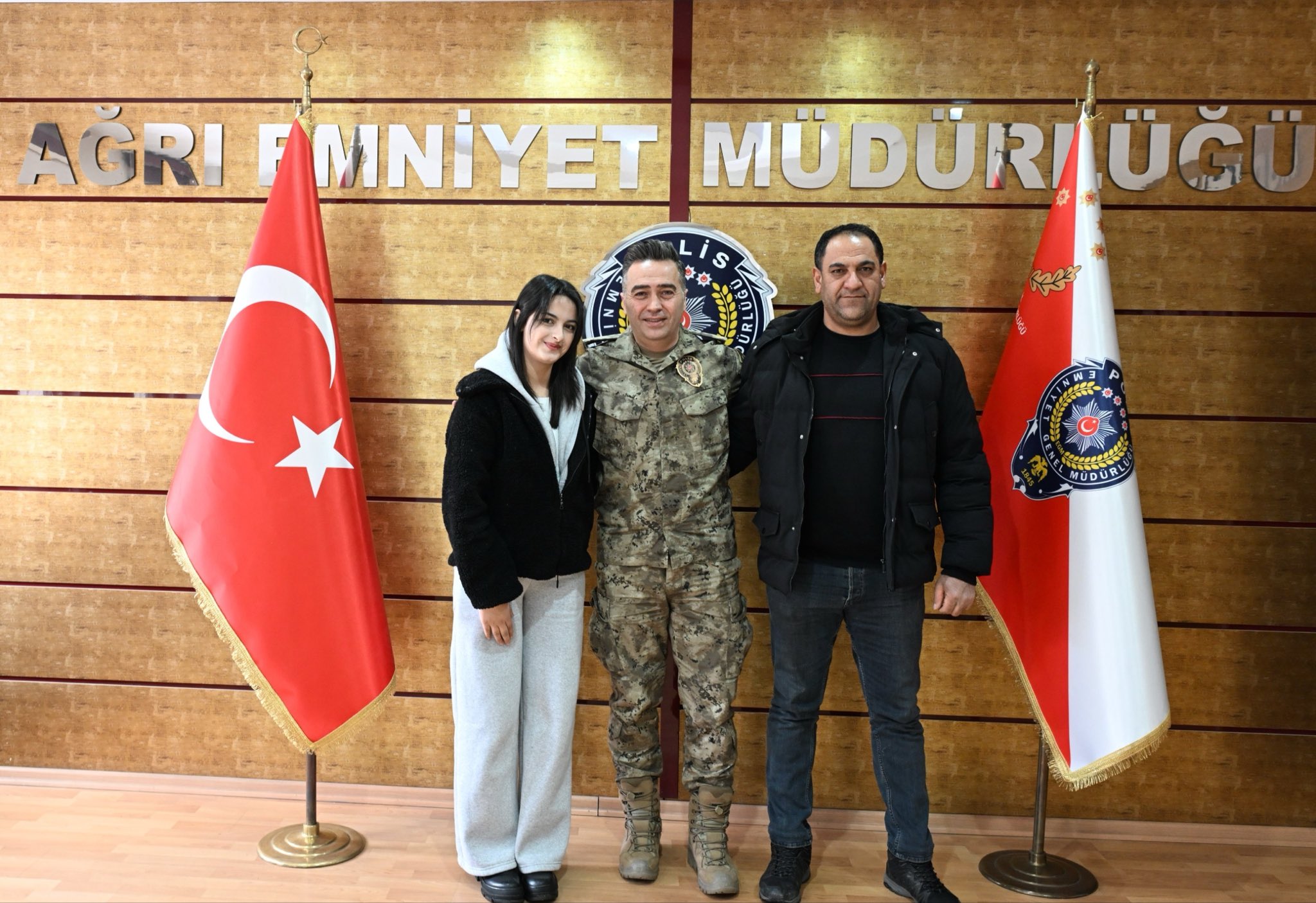 Ağrı Emniyet Müdürü Göksel Önder’den Polis Adayı Serpil’e Anlamlı Destek