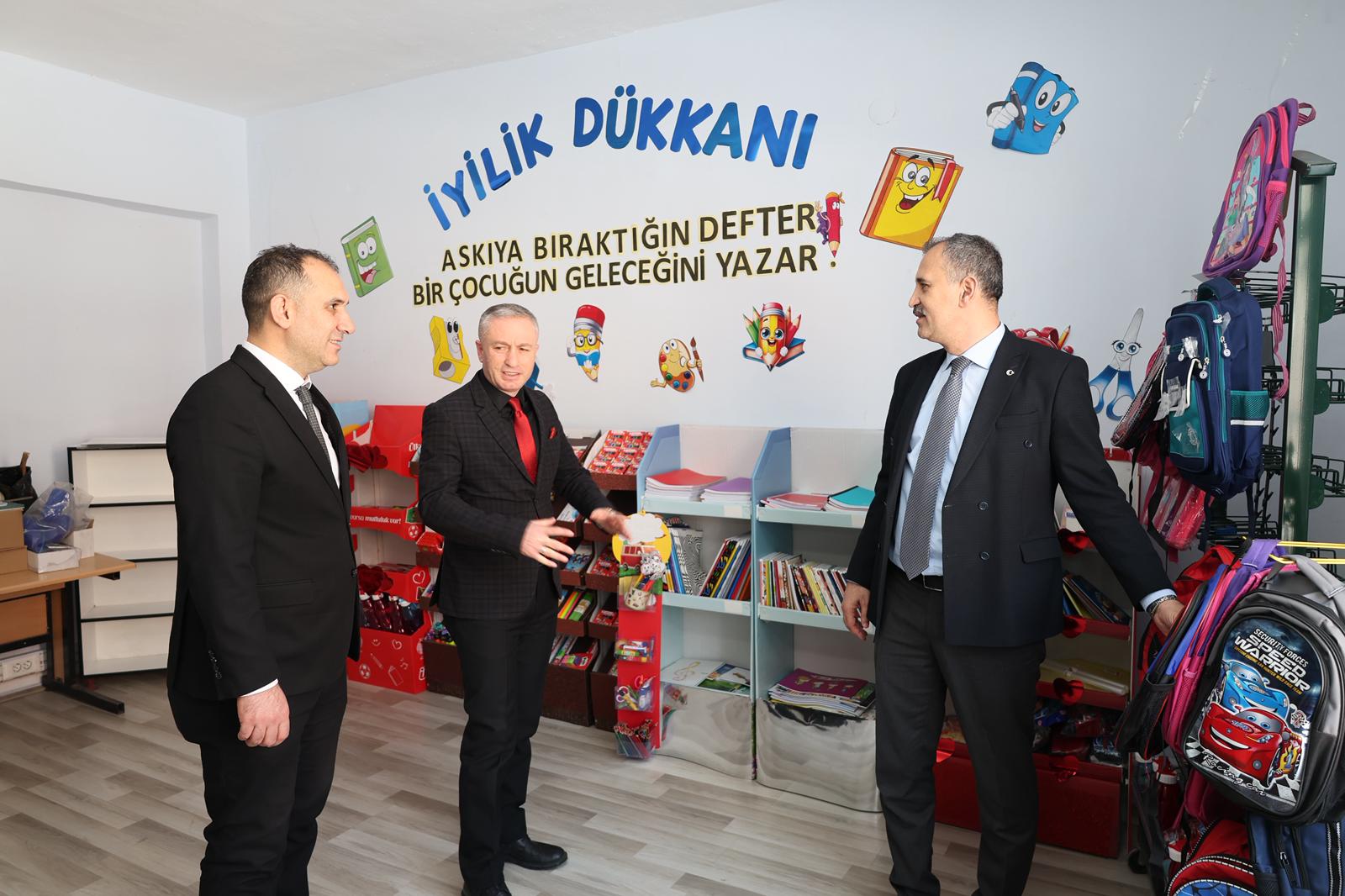 Ağrı Valisi Bozkurt, Ramazan etkinliklerinde öğrencilerle bir araya geldi