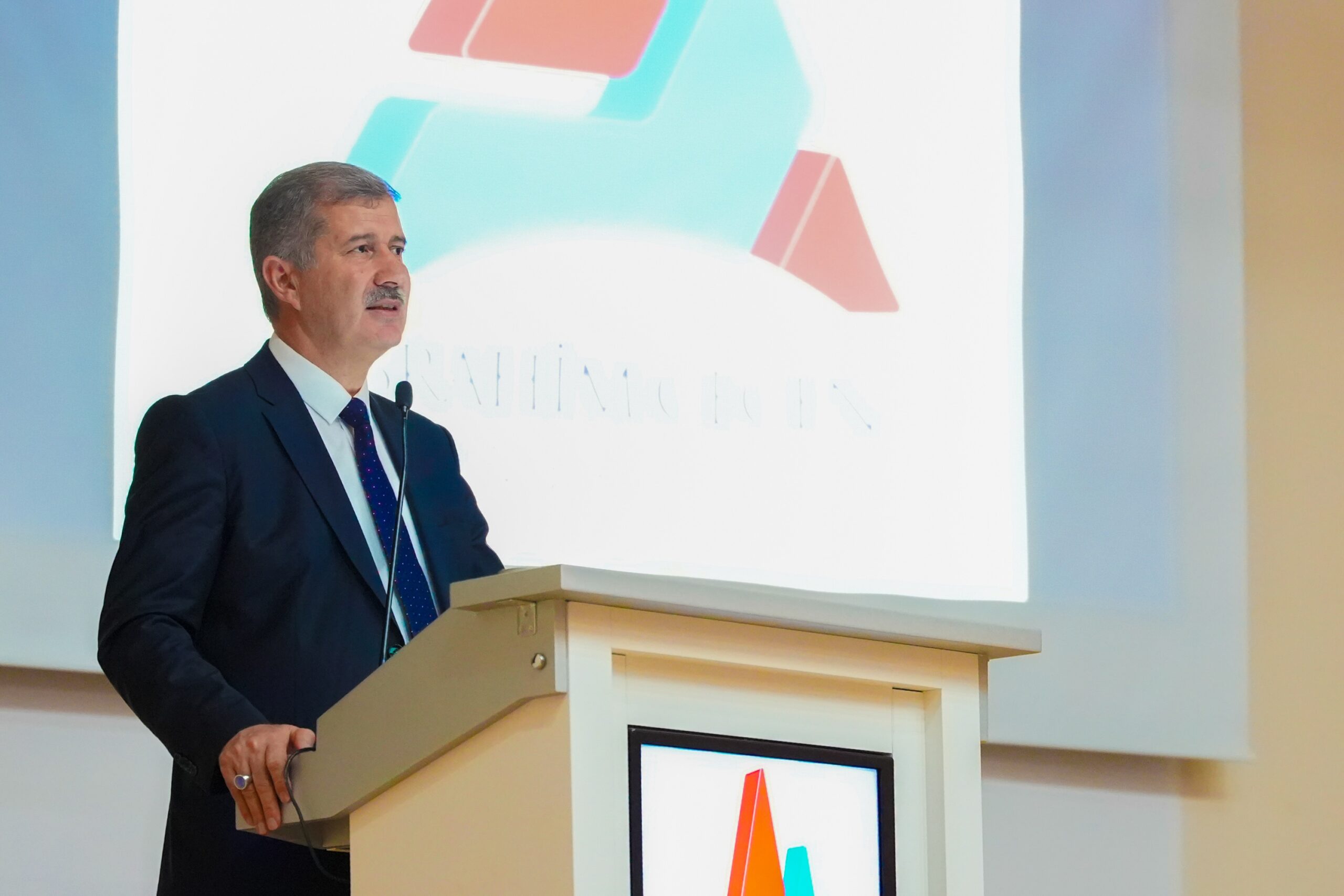 AİÇÜ’de 2 Akademisyen Dünyanın En Yetenekli 100 Bilim İnsanı Arasında Yer Aldı