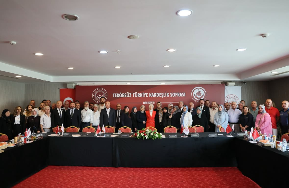 Aile ve Sosyal Hizmetler Bakanı Mahinur Özdemir Göktaş, “2025 Aile Yılı” Kapsamında  Balıkesir’i Ziyaret Etti