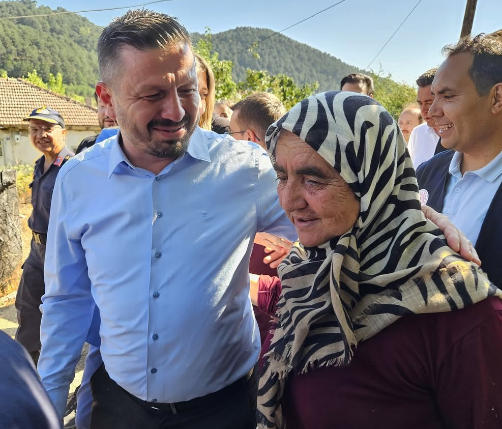 AK Parti Balıkesir Teşkilatı Sındırgı’da Yaraları Sarmaya Devam Ediyor