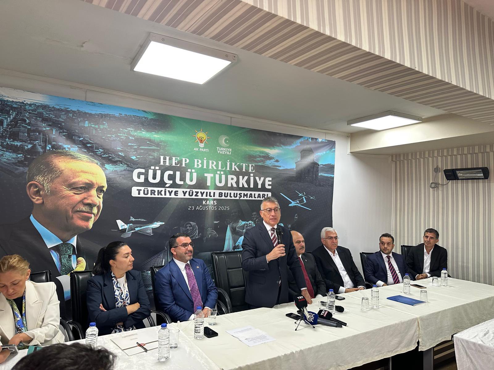 AK Parti Grup Başkanı Abdullah Güler, CHP Genel Başkanı Özgür Özel’i siyasi kalpazanlıkla suçladı