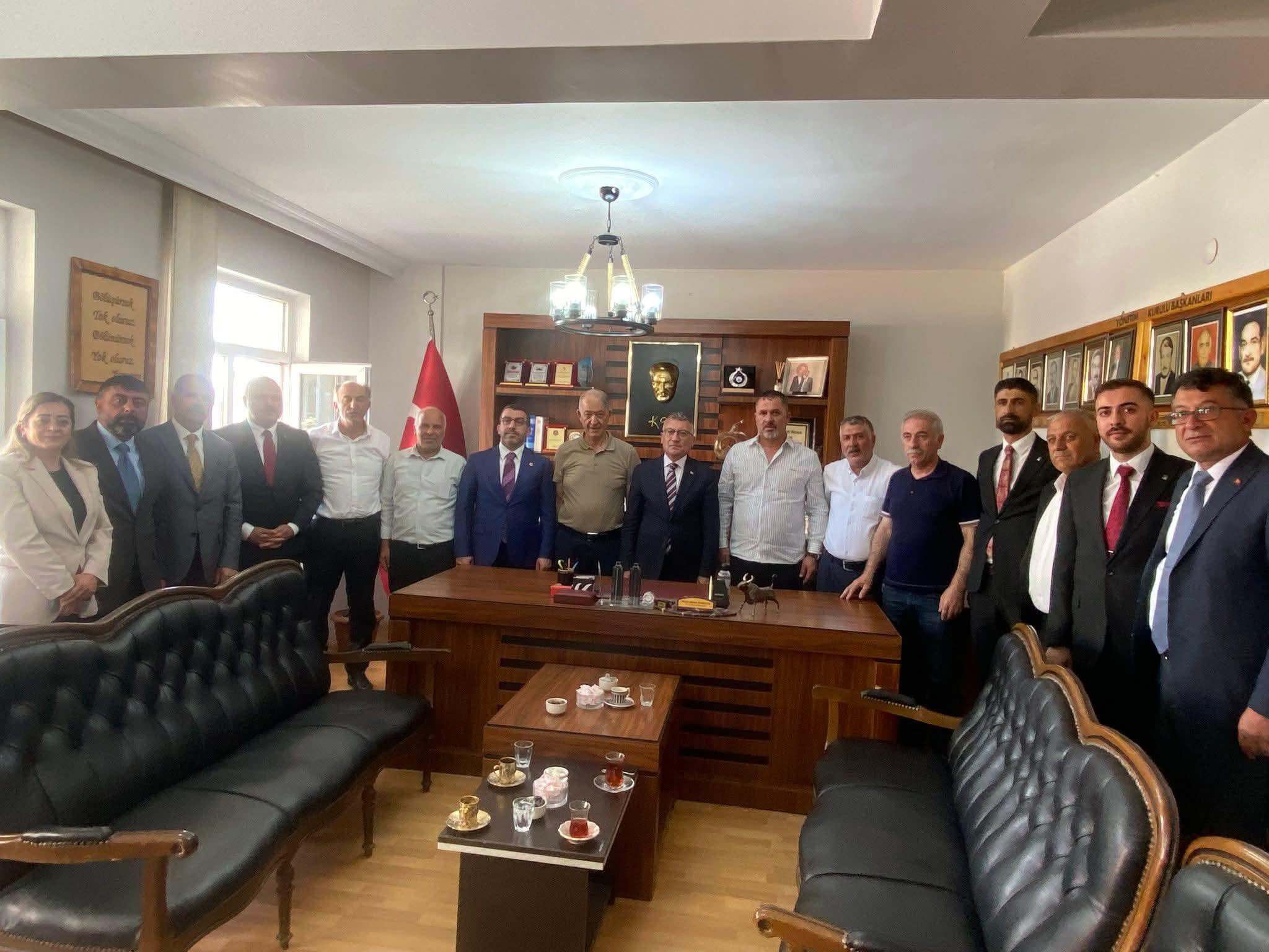 AK Parti Grup Başkanı Abdullah Güler, Kars Ticaret Borsası’nı Ziyaret Etti