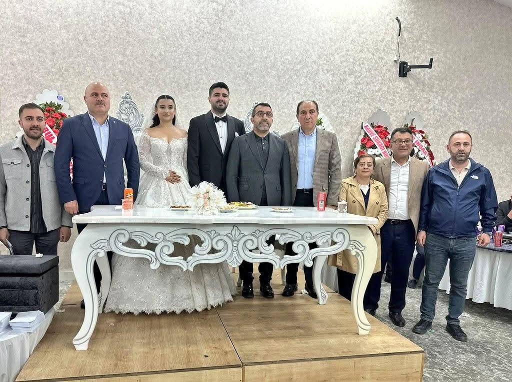 AK Parti Kars Milletvekili Adem Çalkın, Genç Çiftin Mutluluğuna Ortak Oldu