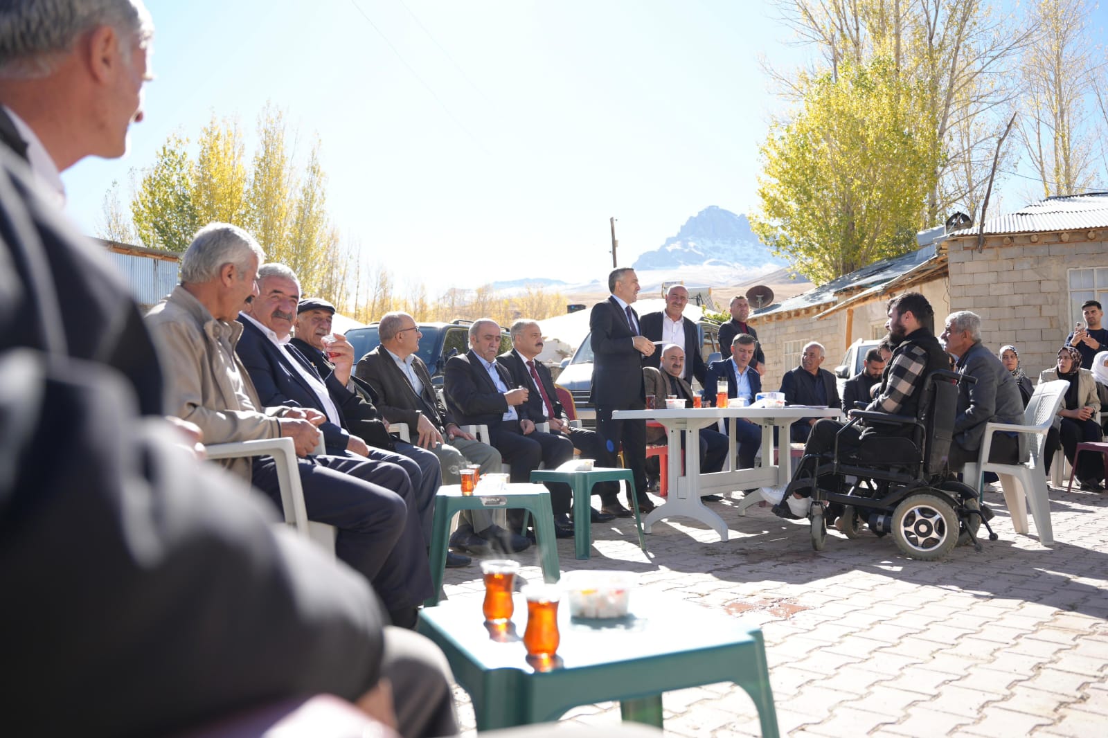 AK Parti Van Teşkilatı Gürpınar’da 60 Mahalleyi Ziyaret Etti: 400 Kişilik Ekip Sahadaydı