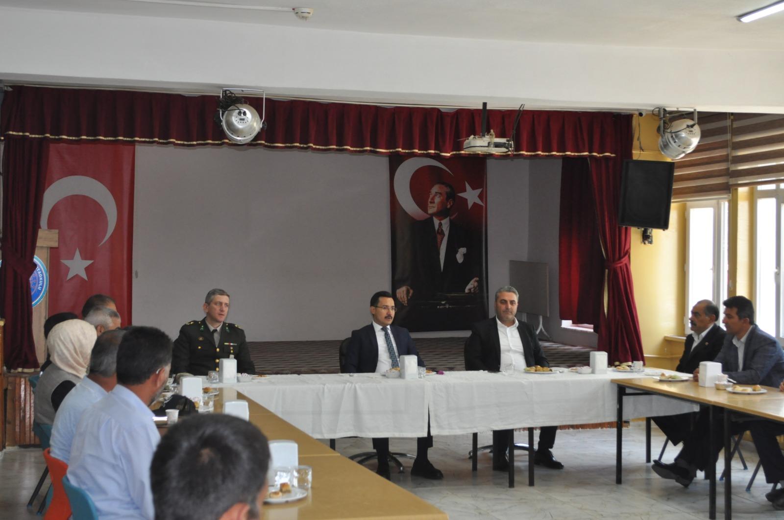 Akyaka Kaymakamı İsmail Demirtaş, Kurban Bayramı’nı Vatandaşlarla Kutladı