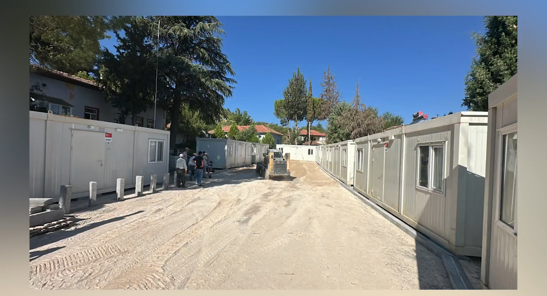 Ali Yerlikaya: Balıkesir’deki Depremzedelere Konteyner Yardımı Başladı