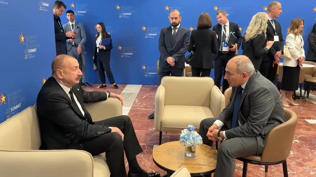 Aliyev ve Paşinyan, Barış Görüşmeleri İçin Abu Dabi’de Buluşacak