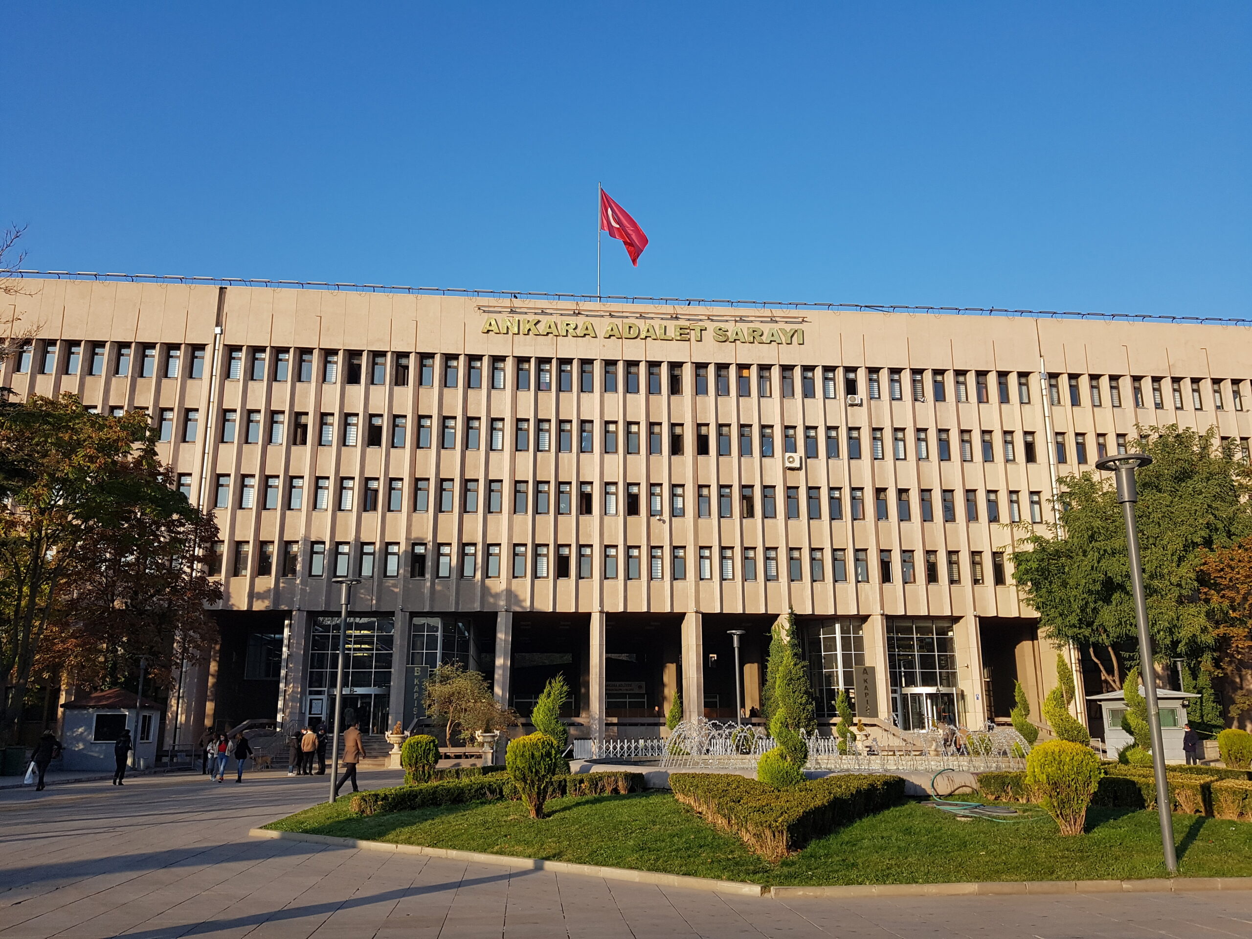 Ankara’da Sosyal Medyada Silahlı Paylaşım Yapan 9 Şüpheli Gözaltına Alındı