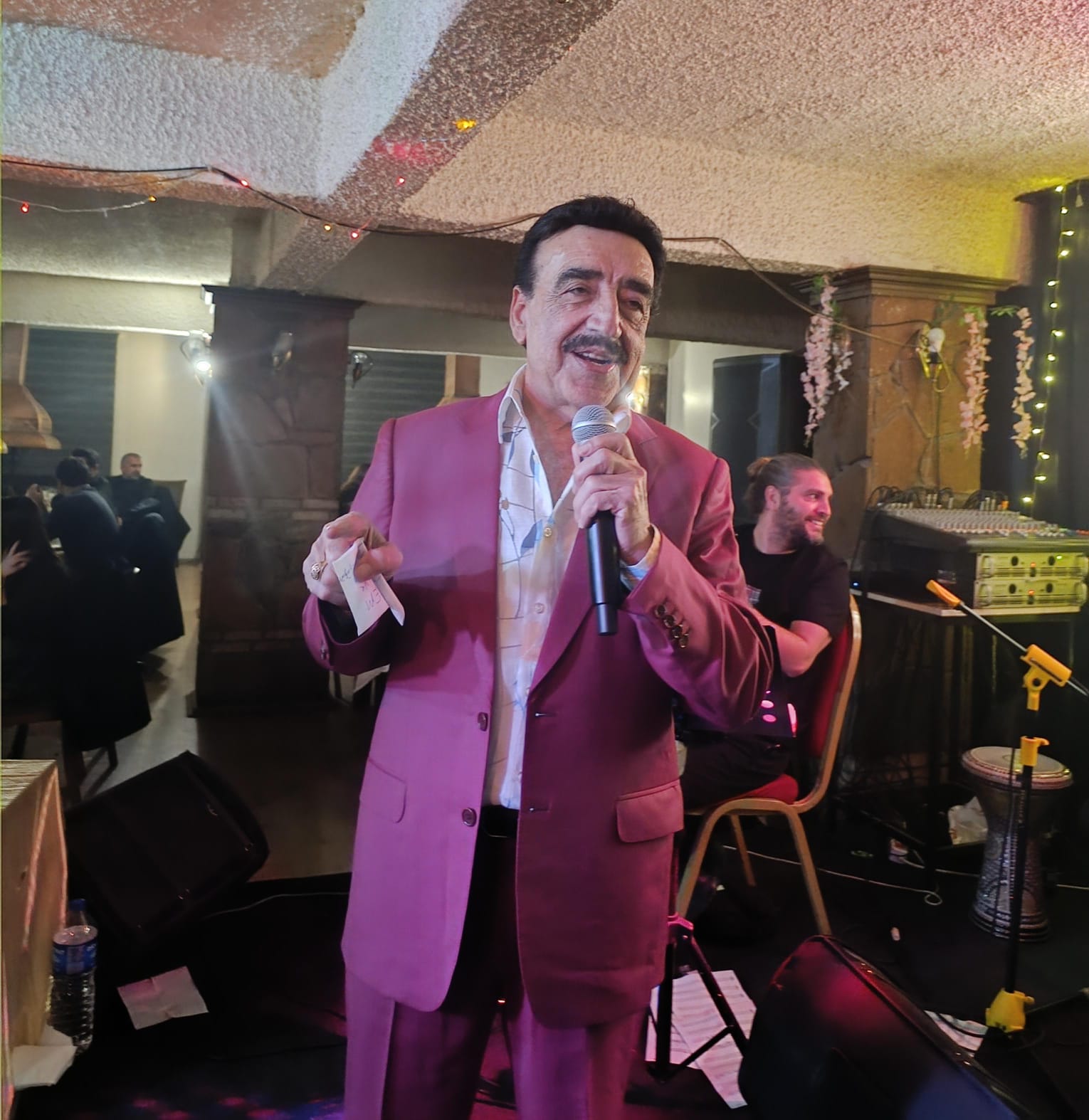 Arabesk Müziğin Dev Çınarı Hakkı Bulut Van’da Sevenleriyle Bir Araya Geldi