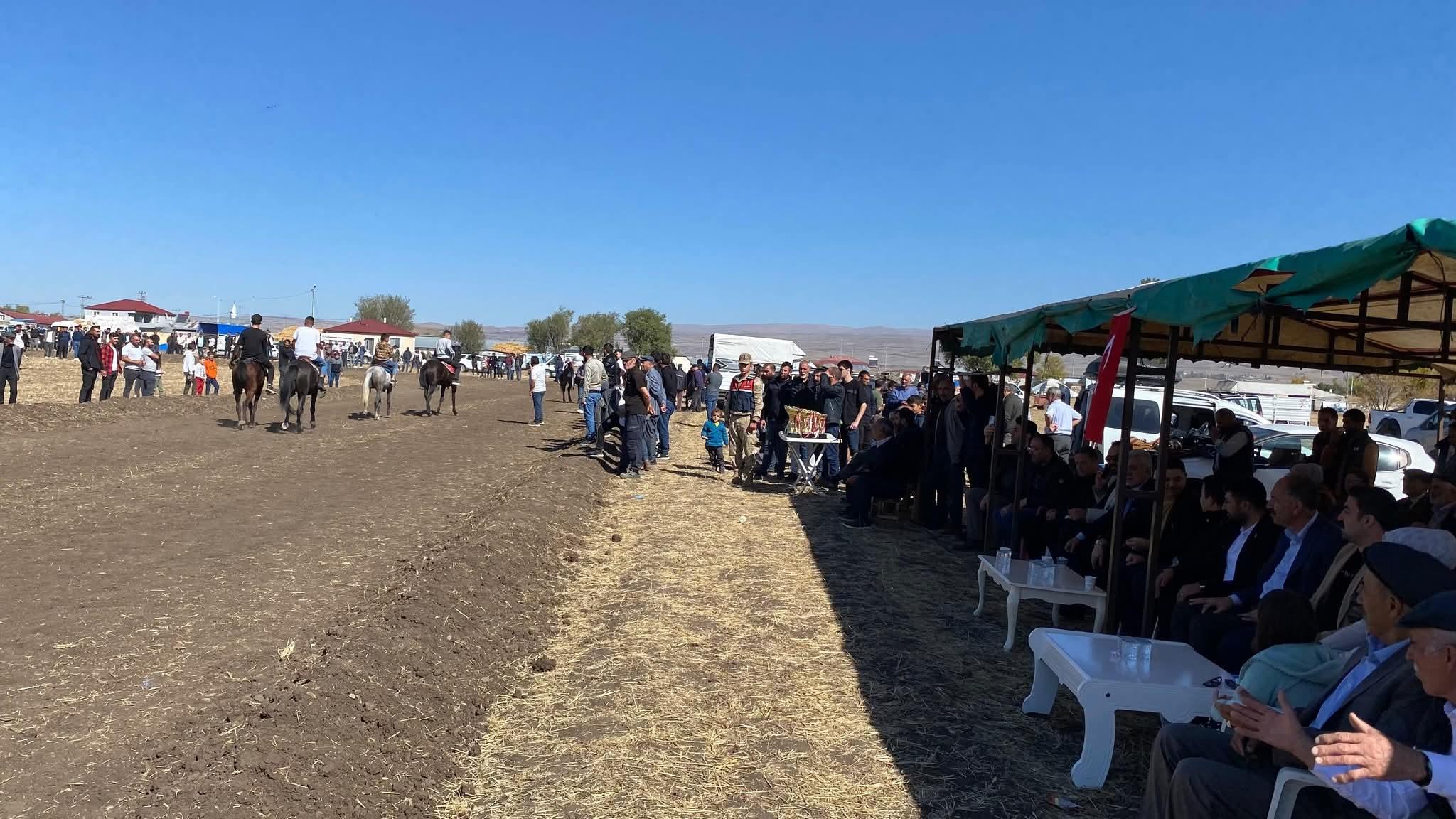 Arpaçay’da 4. Geleneksel Rahvan At Yarışları Coşkusu