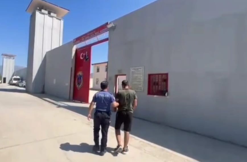 Arsuz’da Aranan Şahıs Yakalandı