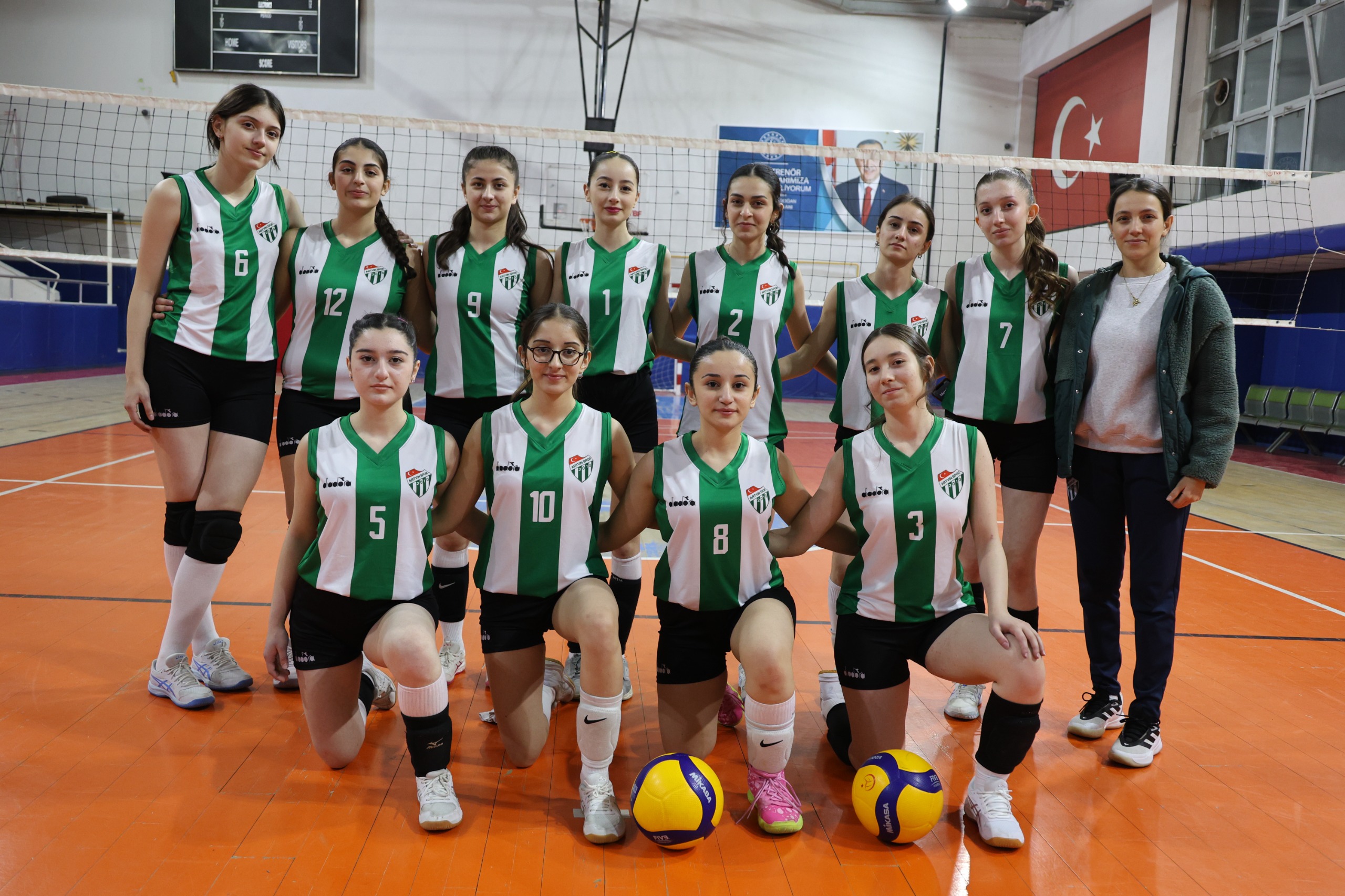 Artvinspor Voleybol Altyapısıyla Parlıyor