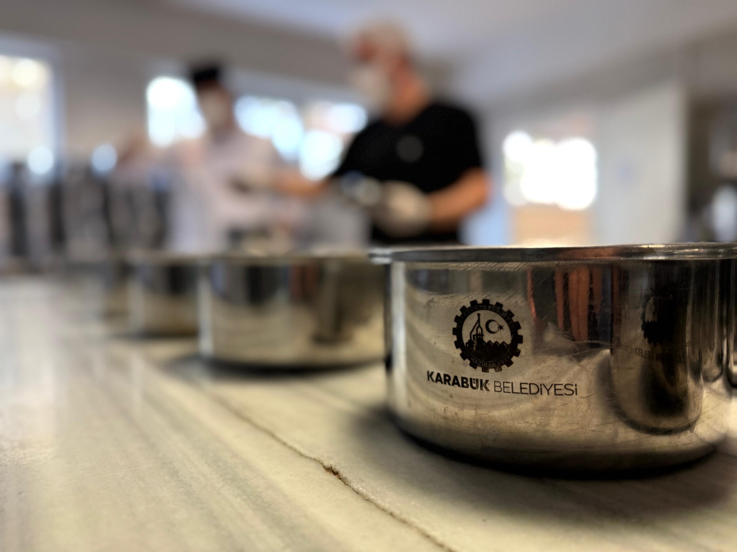 Aşevi Gönülleri Isıtıyor: Karabük Belediyesi Her Gün Yüzlerce Vatandaşa Ulaşıyor