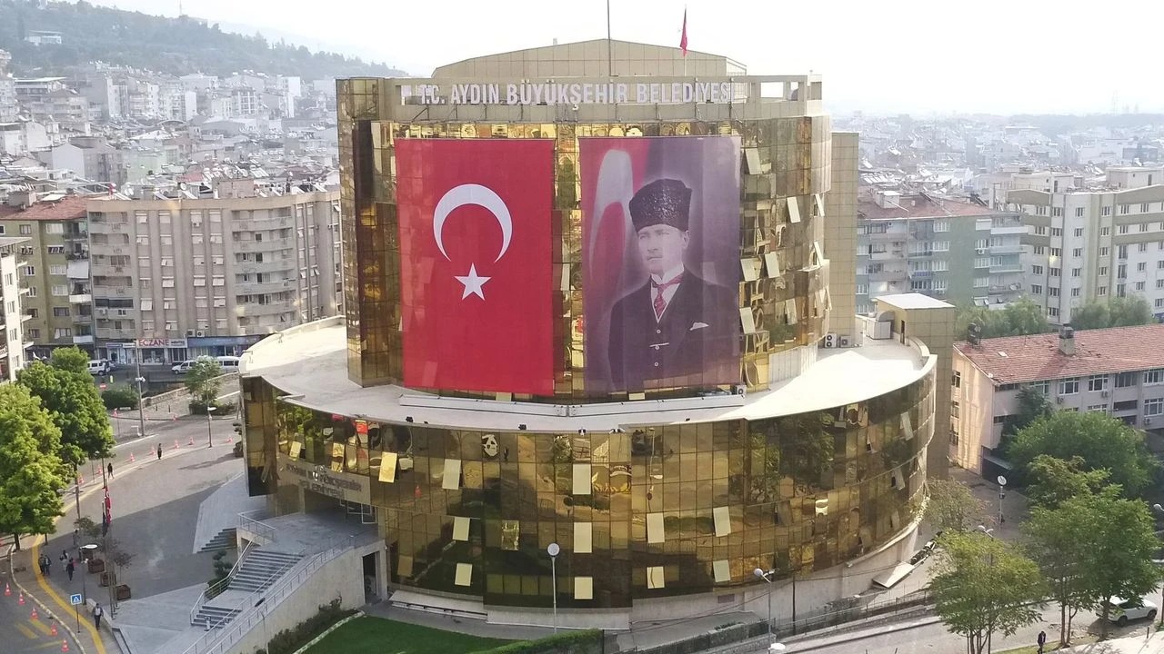 Aydın Büyükşehir Belediyesi’nde Kadro Değişikliği: Özsemerci ve Başer Yeni Görevlerine Atandı