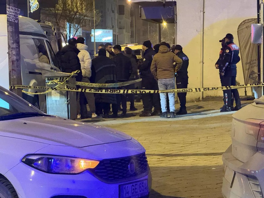 Aynı anda 2 ölüm; Polisler harekete geçti