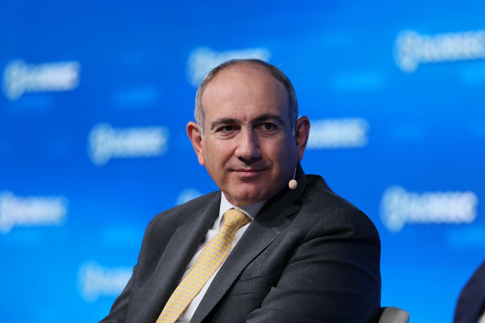 Azerbaycan’dan Paşinyan’ın Uçuşuna Hava Sahası İzni