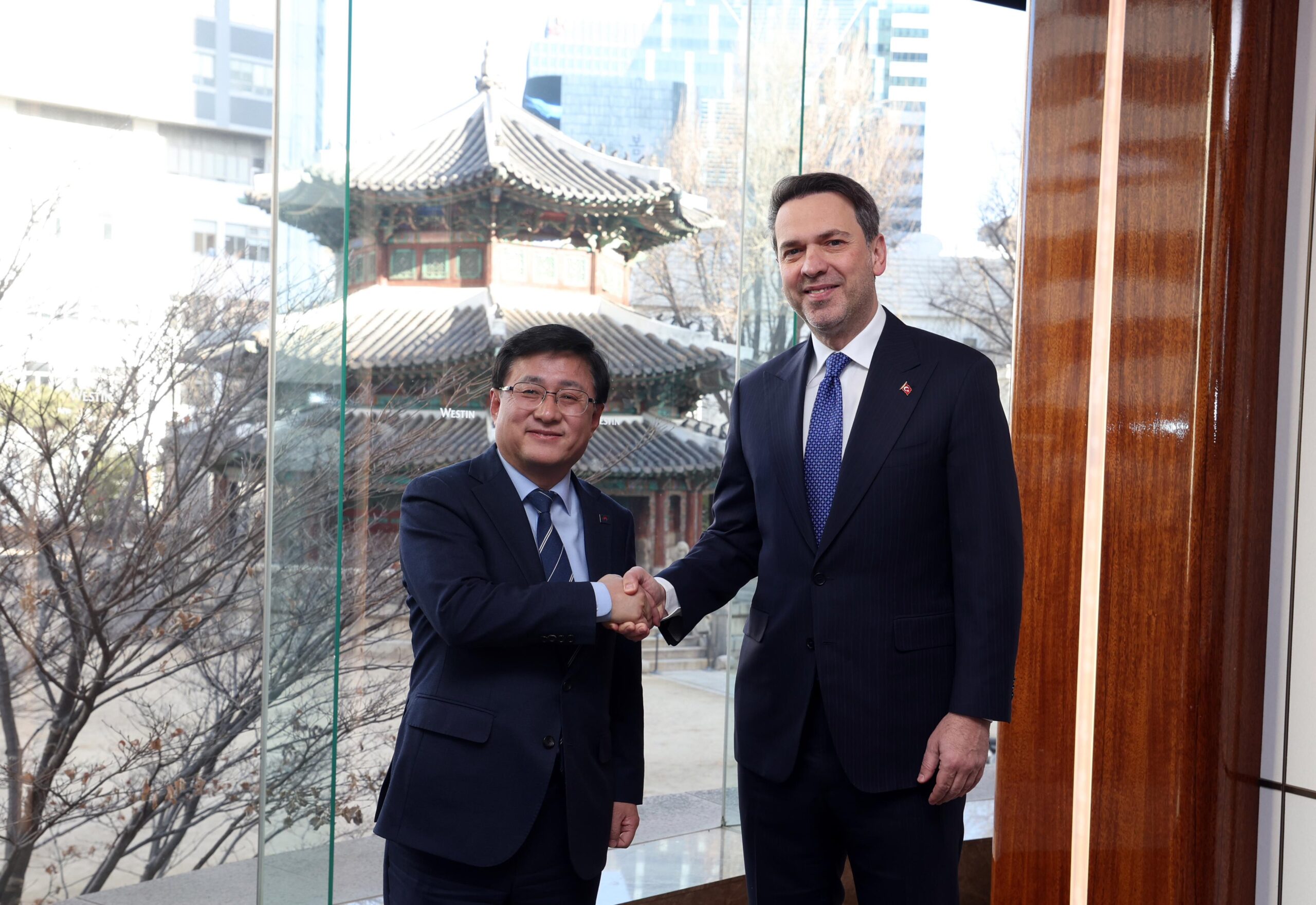 Bakan Bayraktar Seul’de: Türkiye ve Güney Kore Arasında Enerji İş Birliği