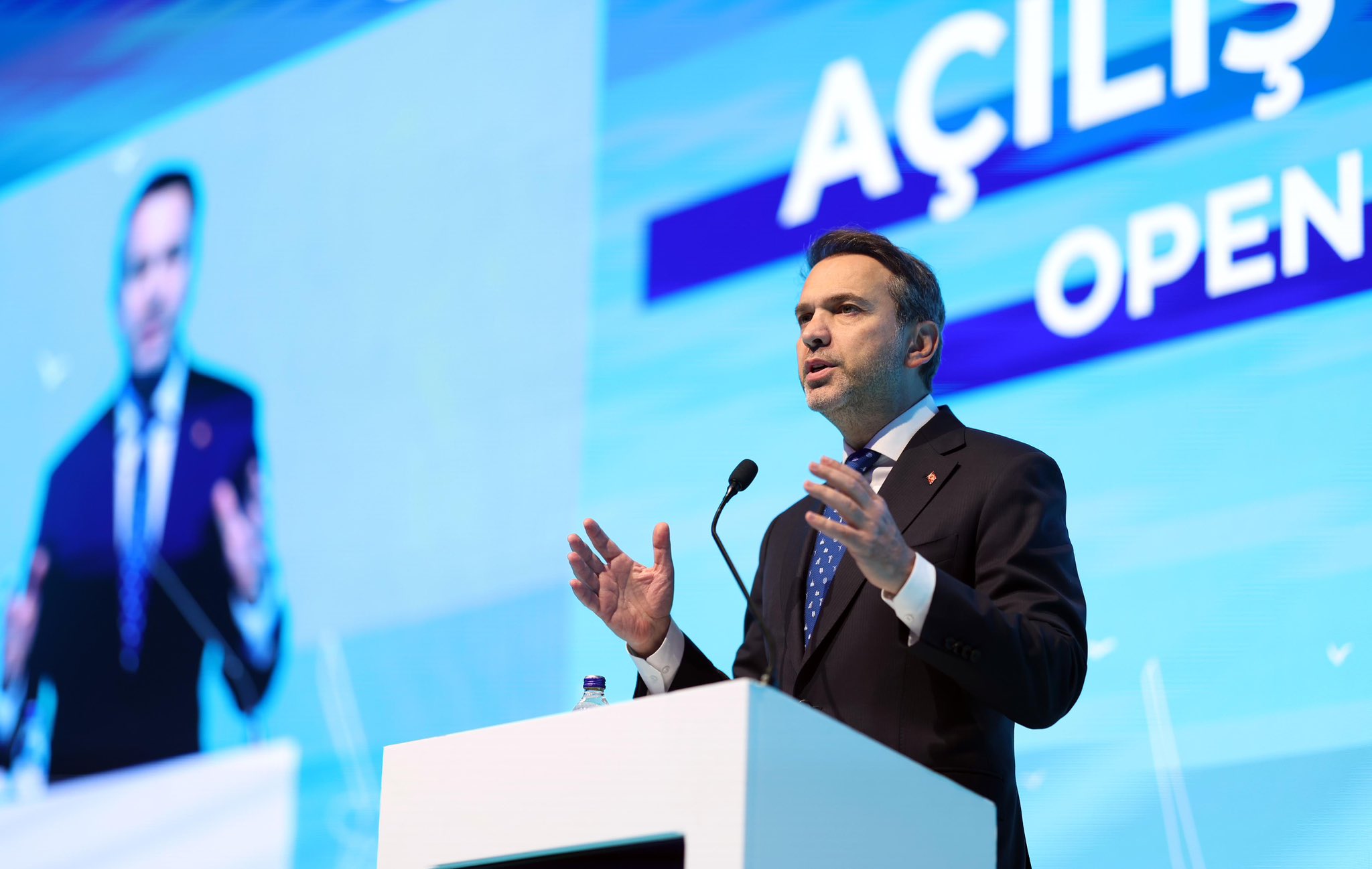 Bakan Bayraktar, Türkiye Rüzgar Enerjisi Kongresi’nde Yenilenebilir Enerjinin Geleceğine Dair Önemli Açıklamalar Yaptı