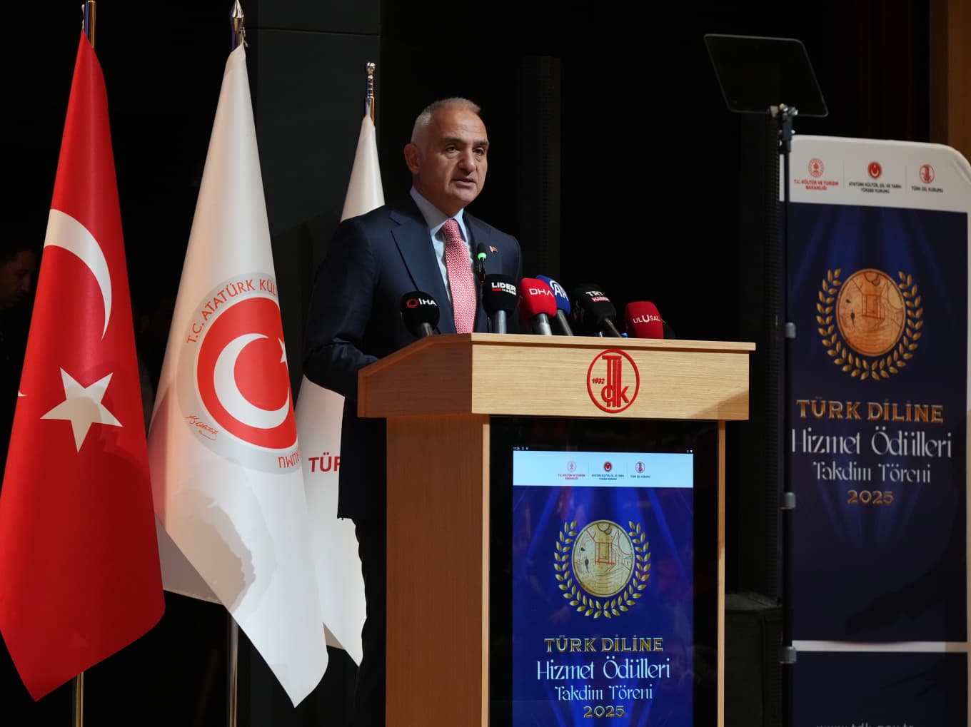 Bakan Ersoy: Türkçeye Hizmet, Ortak Kültürel Birikimimize Hizmettir