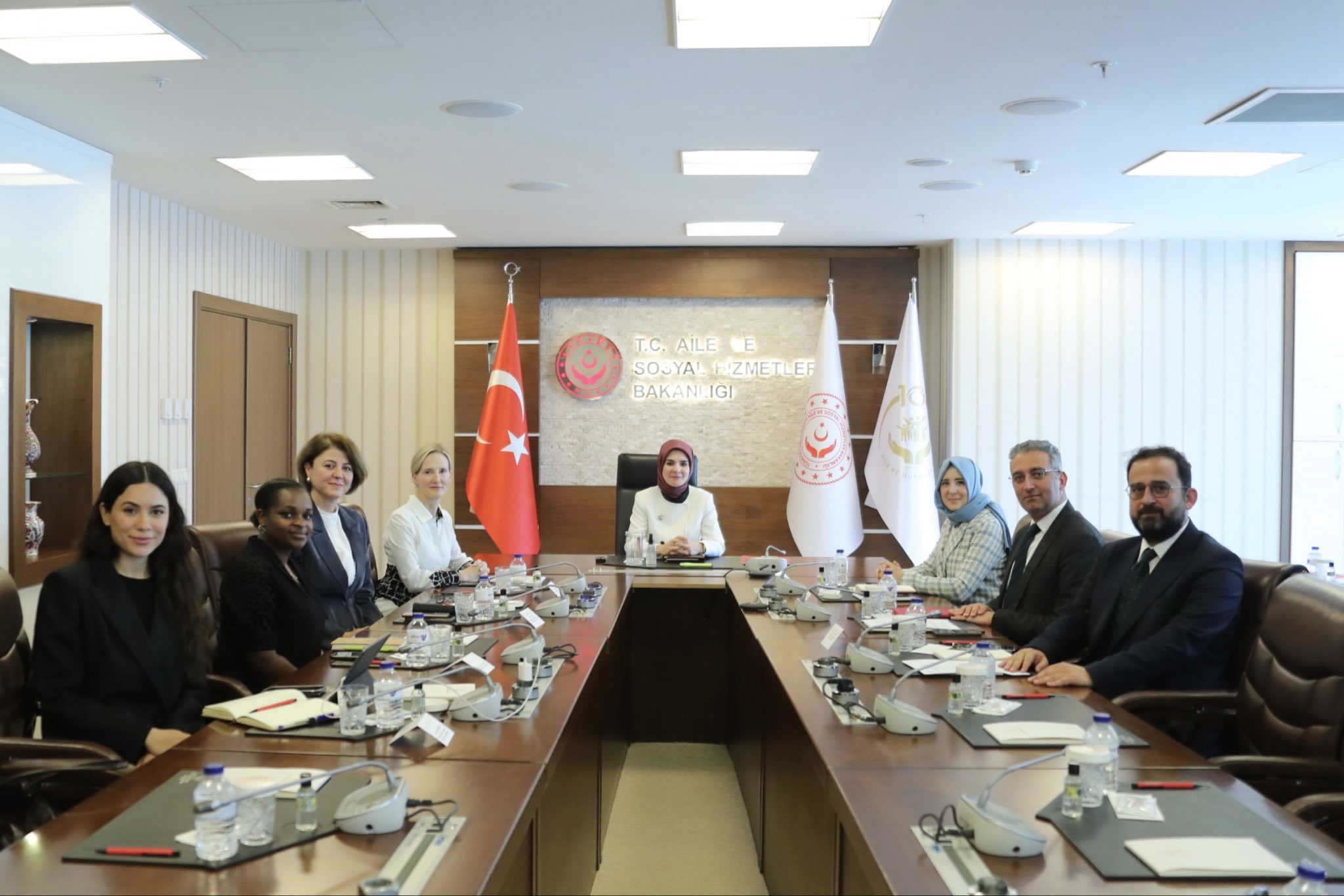 Bakan Göktaş Meta Heyeti ile Görüştü: Çocuklara Yönelik Sosyal Medya Düzenlemesi Gündemde