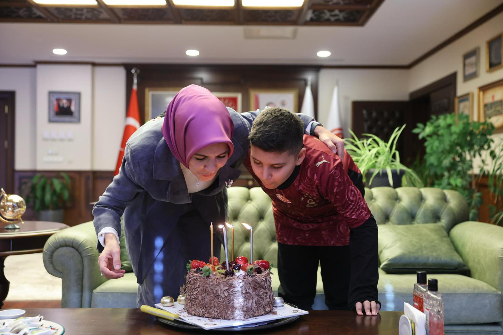 Bakan Göktaş, Şehit Yüzbaşı Alper Kocaman’ın Oğlunun Doğum Gününü Kutladı