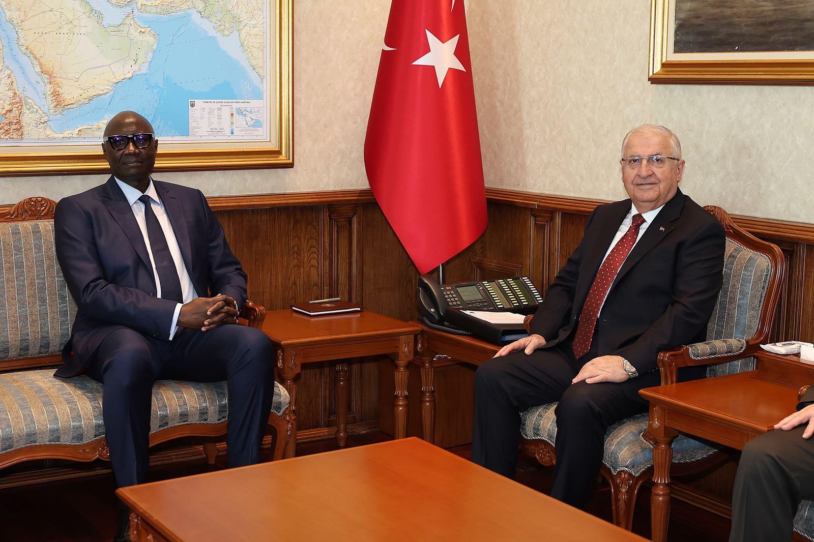Bakan Güler, Senegal Savunma Bakanı Diop İle Mutabakat Zaptı İmzaladı
