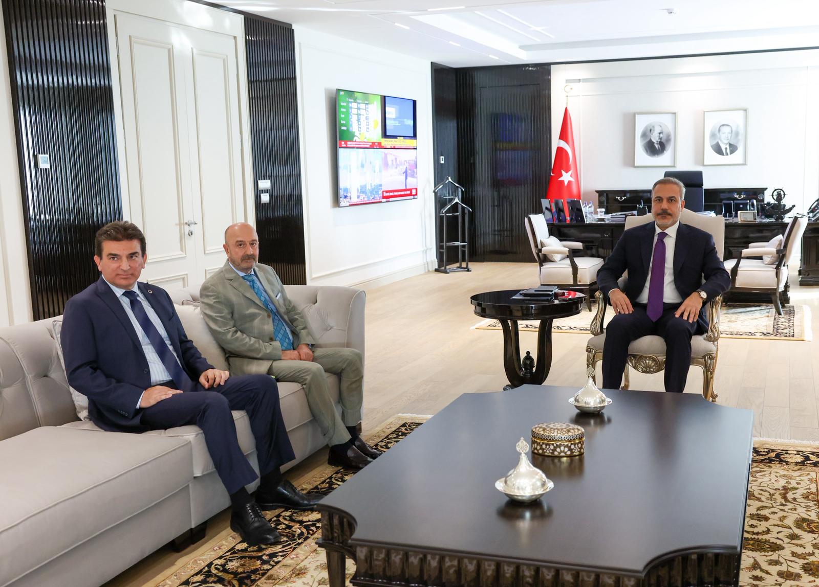 Bakan Hakan Fidan, OYAK Heyetini Kabul Etti