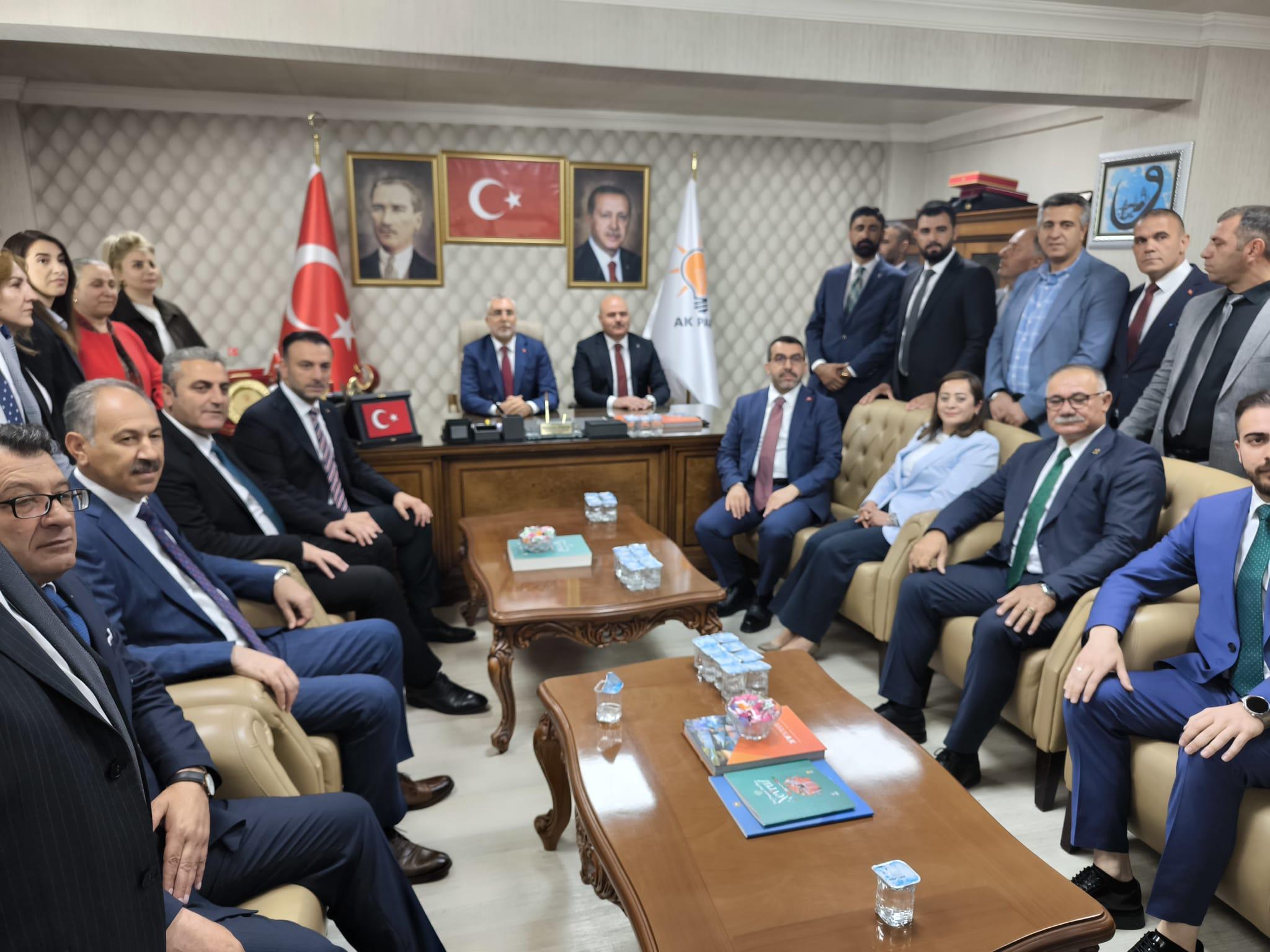 Bakan Işıkhan, AK Parti ve MHP Teşkilatlarıyla Buluştu