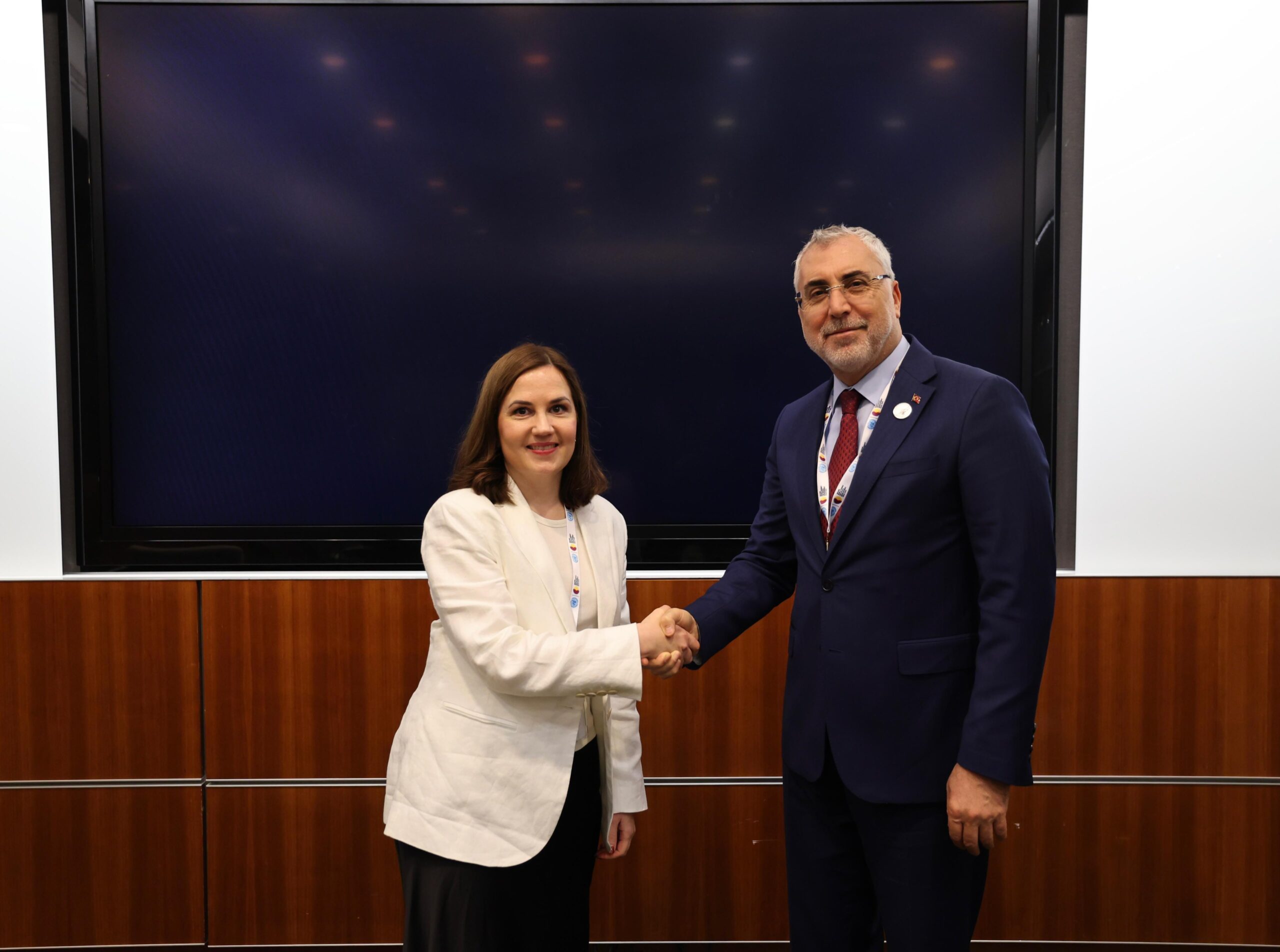 Bakan Işıkhan, Finlandiya Sosyal Güvenlik Bakanı Grahn-Laasonen ile Görüştü