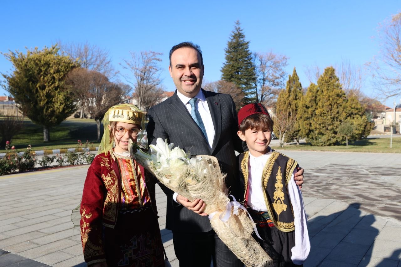 Bakan Kacır: “Savunma Sanayisine Yönelik Gıda Üretimi Yapalım”