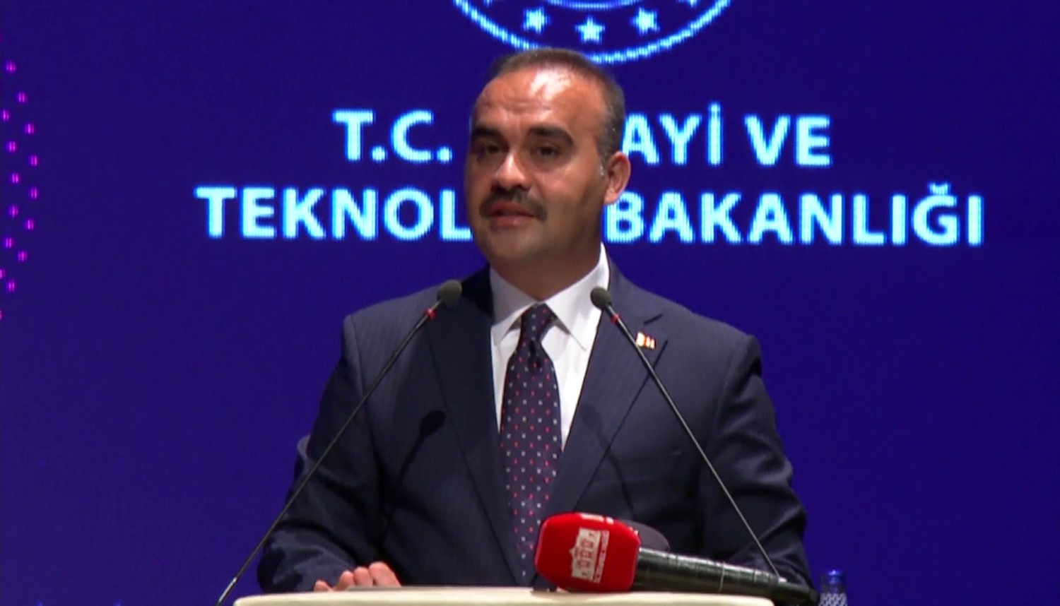Bakan Kacır Yerli Sanayi Robotlarını Tanıttı: Hedef 200 Bin Ünite