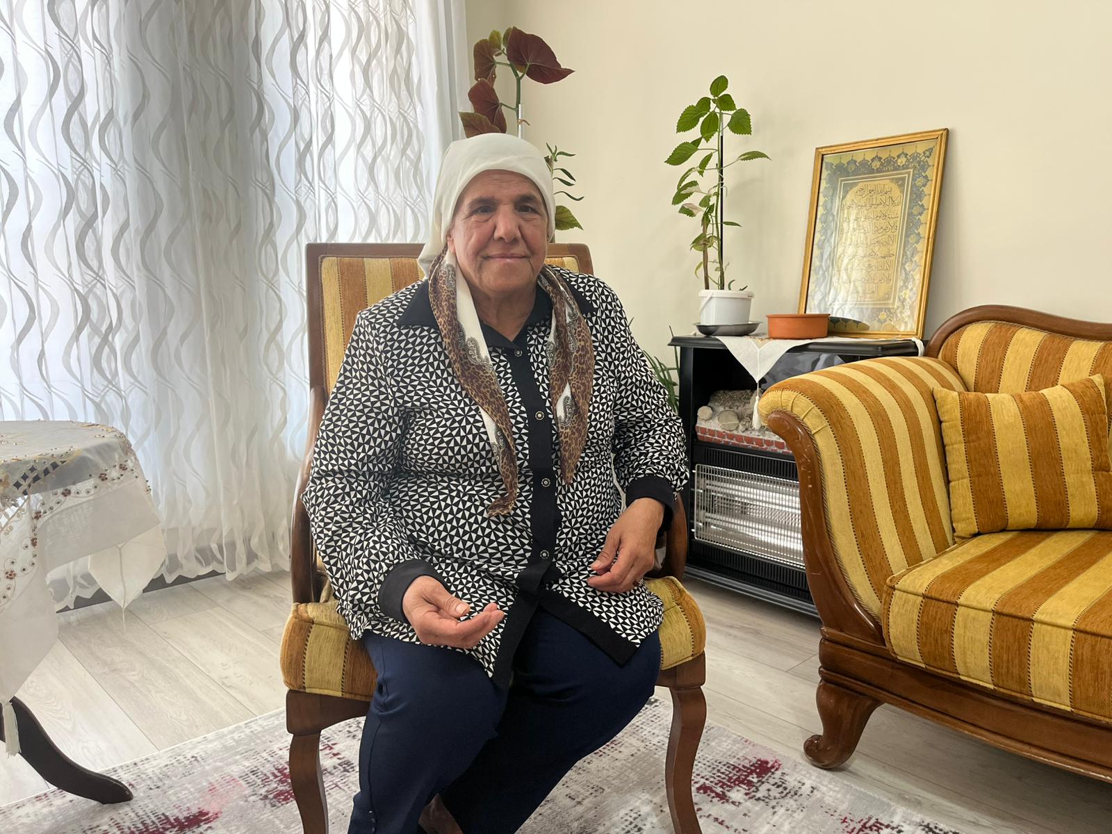 Bakan Kurum, Fatma Teyzenin Mutluluğunu Paylaştı: Depremzede Fatma Yönder Yeni Yuvasına Kavuştu