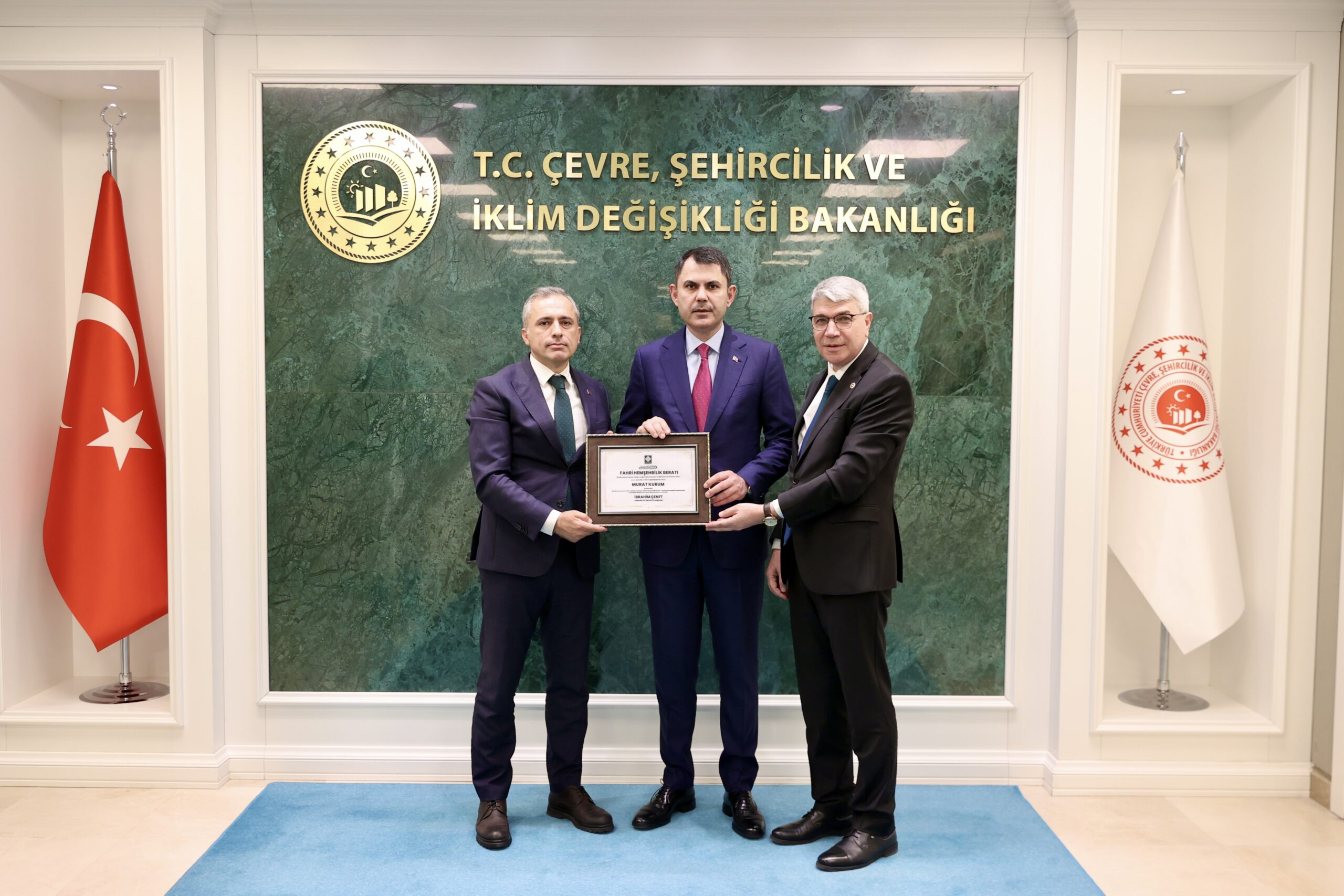 Bakan Murat Kurum’a Osmaniye’den ‘Fahri Hemşehrilik Beratı’