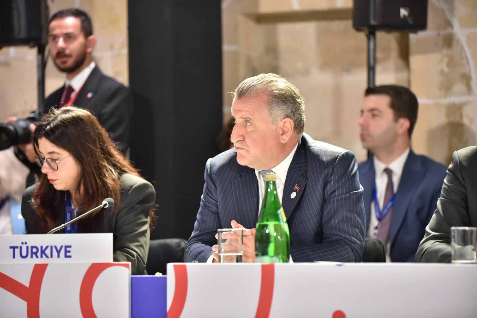 Bakan Osman Aşkın Bak’tan Gazze Ateşkesi İçin Cumhurbaşkanı Erdoğan ve Trump’a Teşekkür