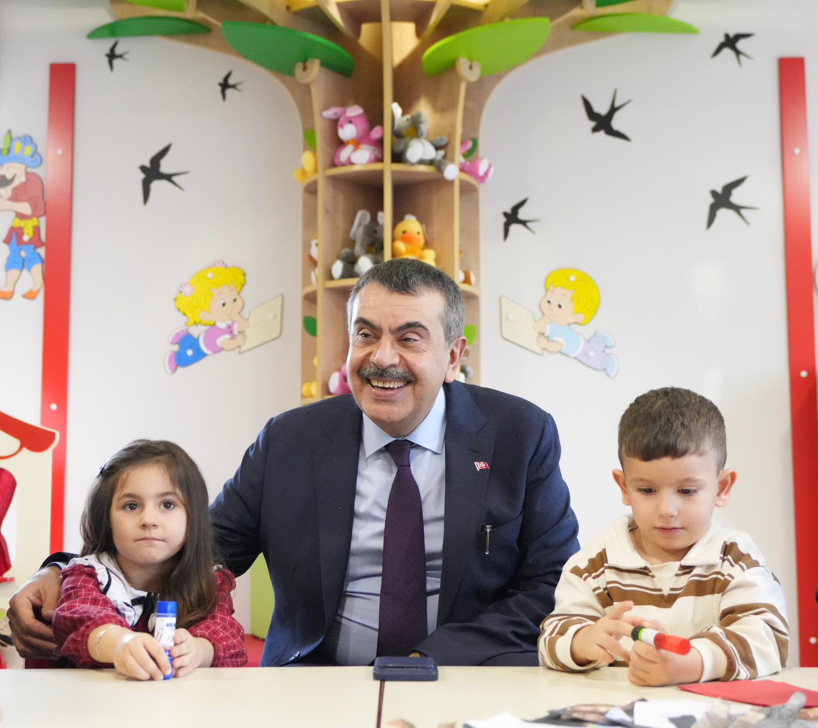 Bakan Tekin: “Hukuk Devletinde Herkes Eğitim Standartlarına Uymakla Mükellef”