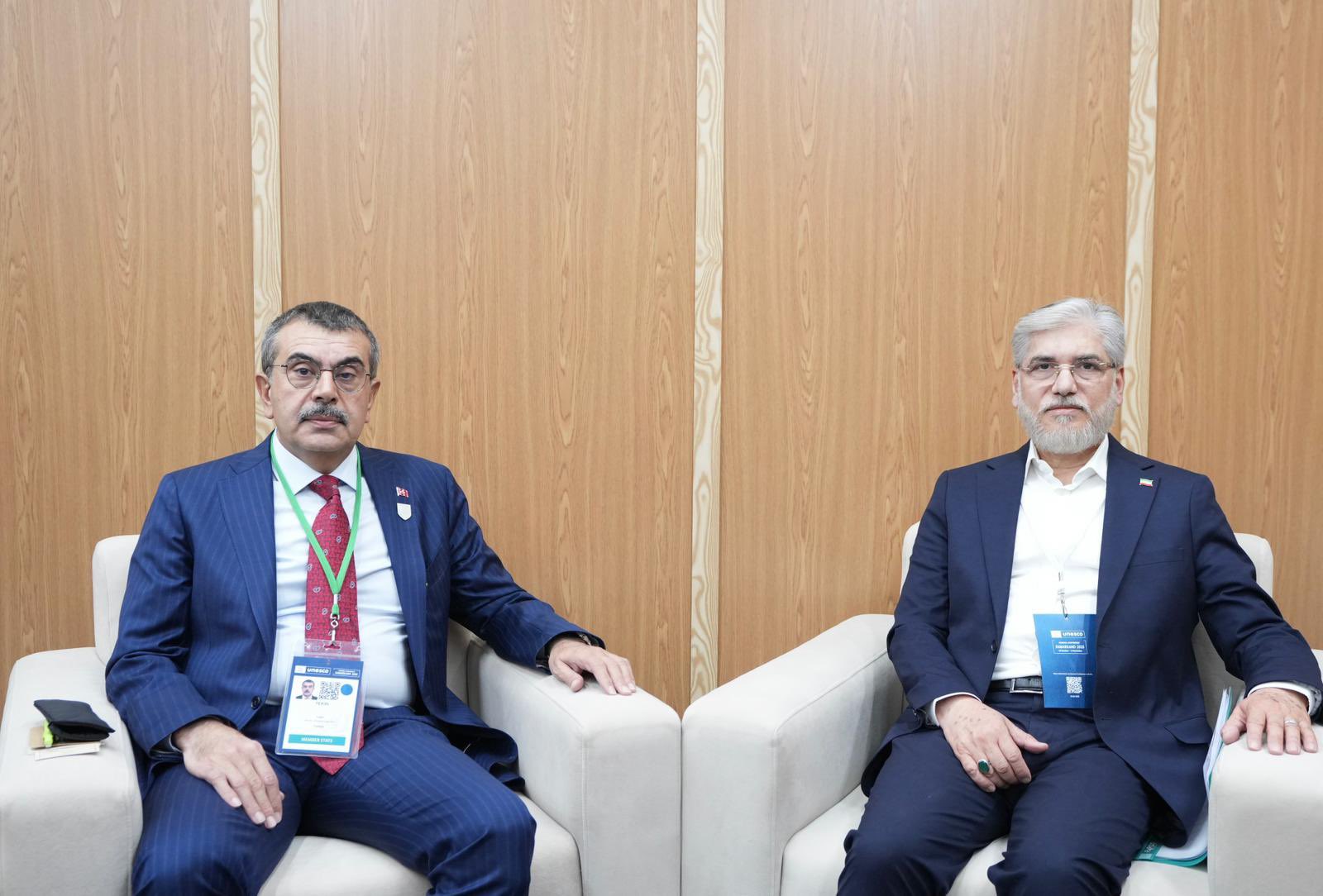 Bakan Tekin, İranlı Mevkidaşı Sarraf İle Semerkant’ta Görüştü