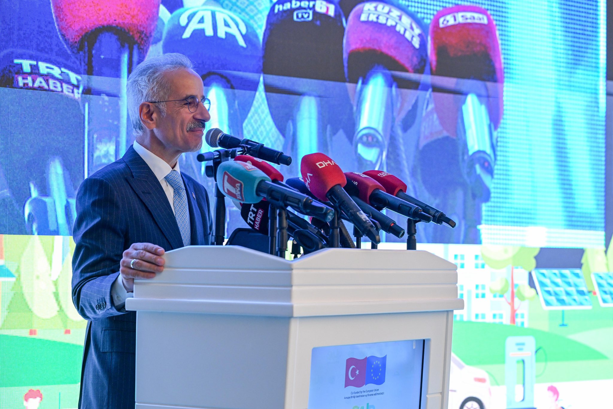 Bakan Uraloğlu: “23 Yılda Ulaşım ve Haberleşmeye 300 Milyar Dolar Yatırım Yaptık”