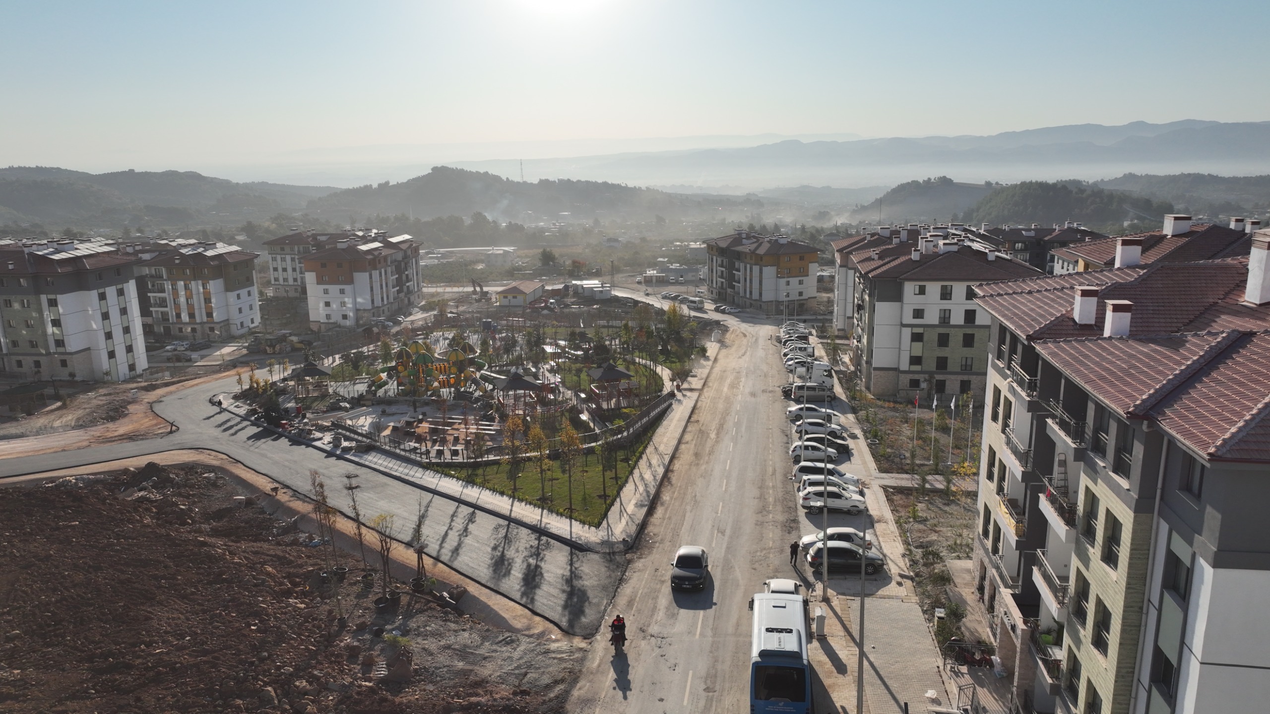 Bakan Uraloğlu: Deprem Sonrası Yol Yapım Çalışmaları Hızla Devam Ediyor